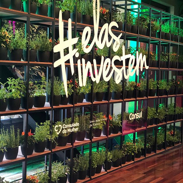 Muito verde e folhagens para o cen&aacute;rio do corporativo #elasinvestem !! #estacaosaopaulo #eventoscorporativos #eventocorporativo #corporativo