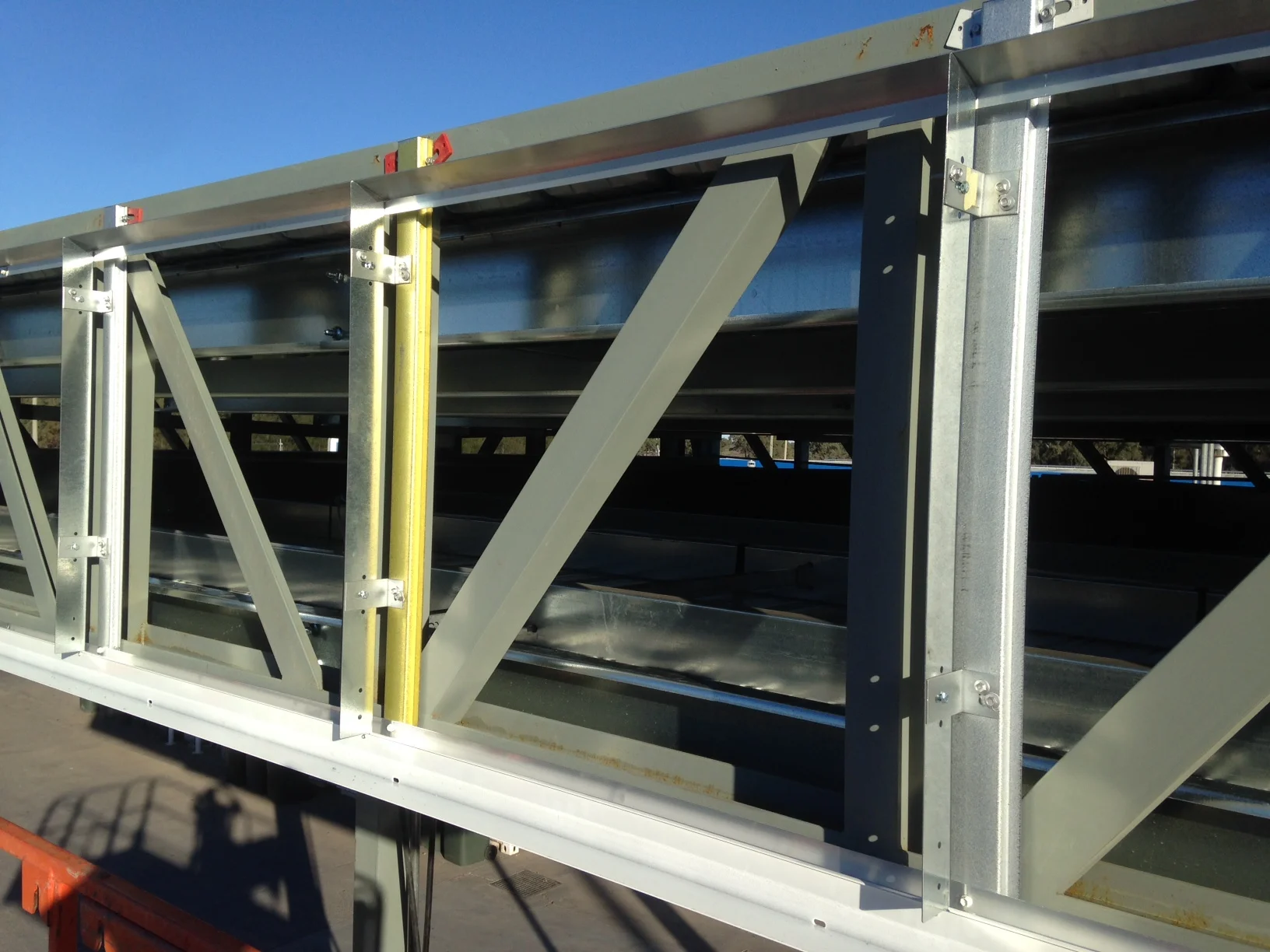 150420 Canopy fixing method Hay  (7).JPG