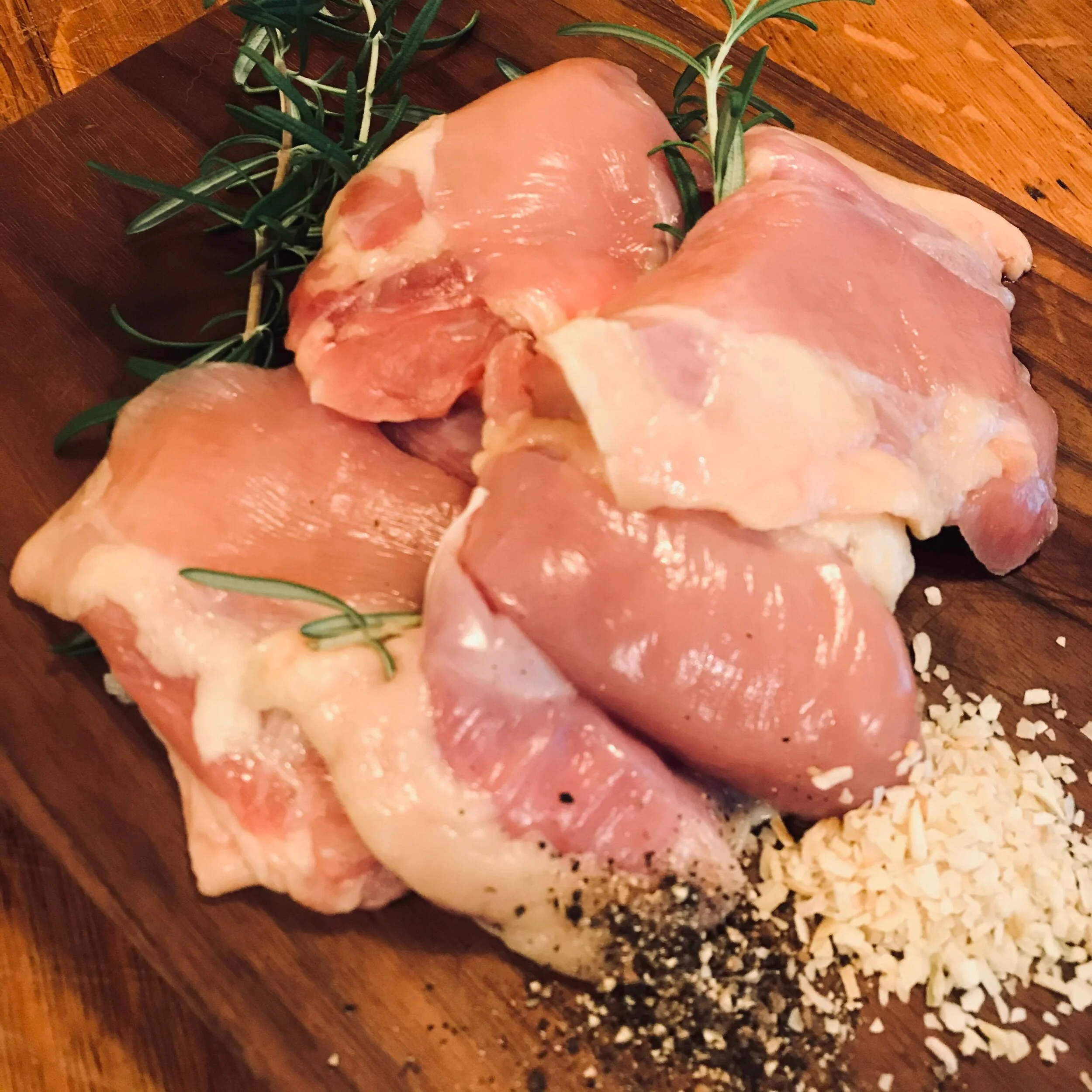 Crossings Boneless Skinless Chicken Thighs