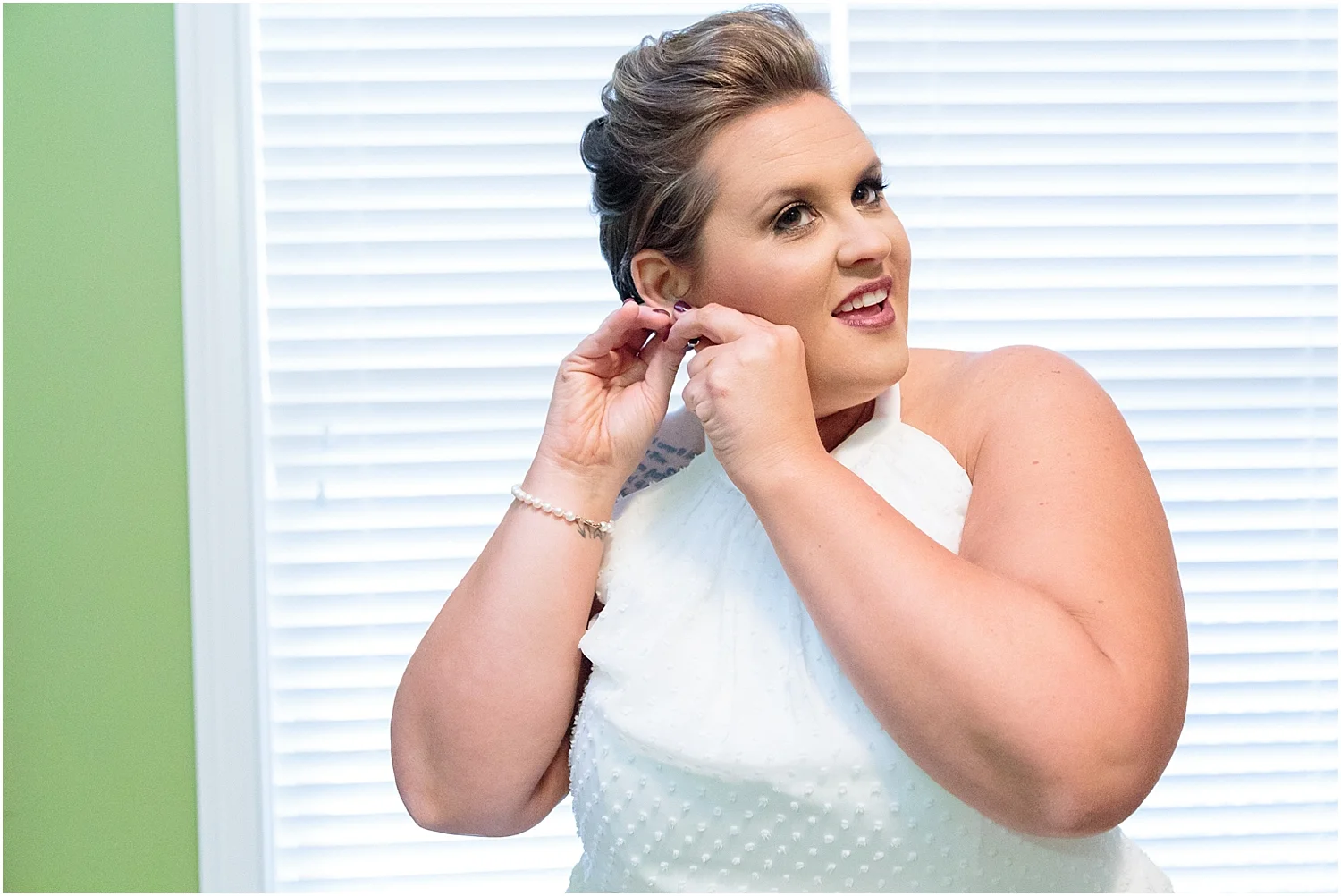 Getting Ready,bride,greenville wedding,groom,mountain wedding,outdoor wedding,paris mountain wedding,wedding,wedding photography,
