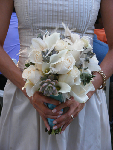 white-rose-succulent-bouquet.jpg