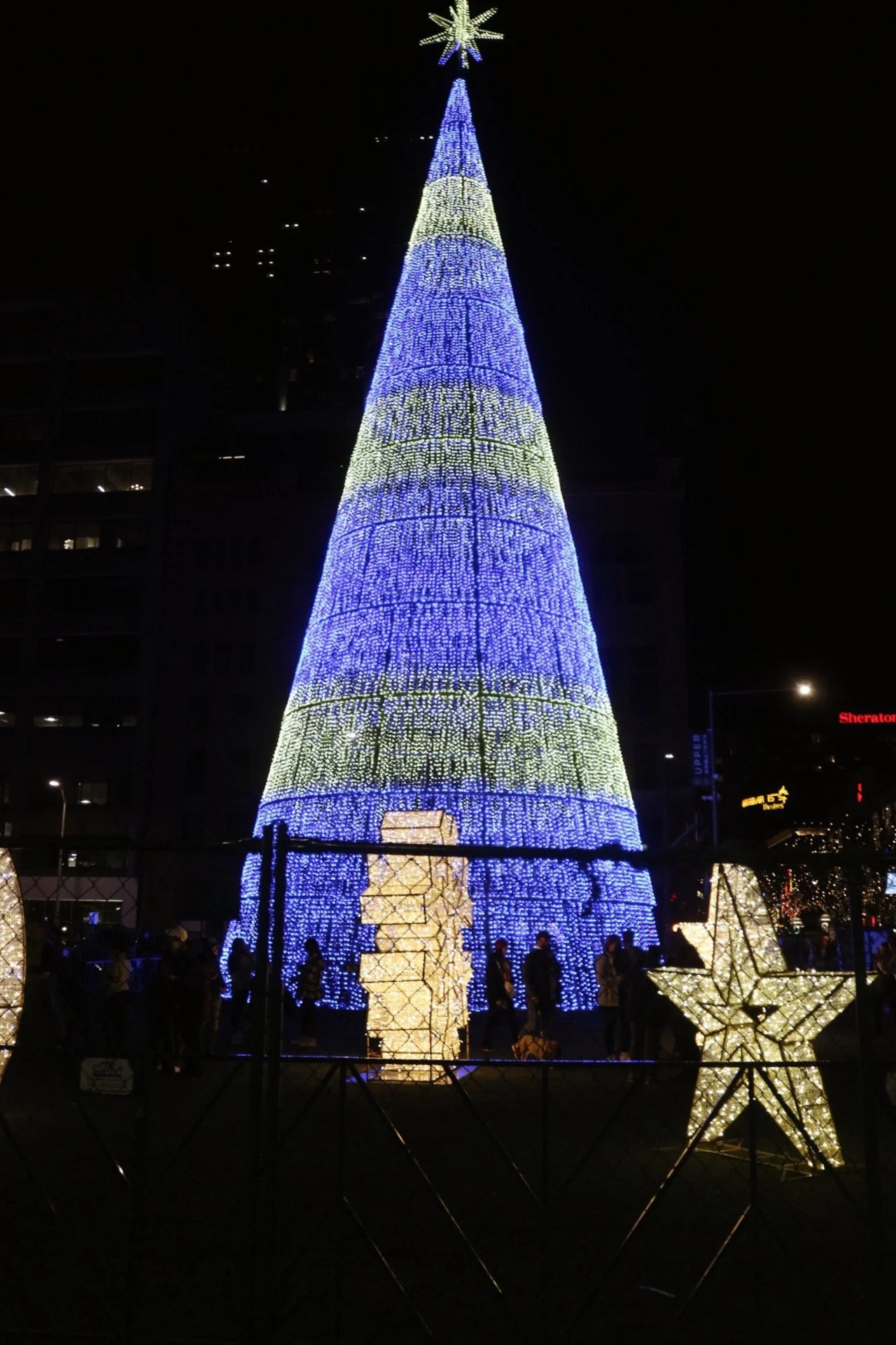 6 Holiday Experiences in Denver