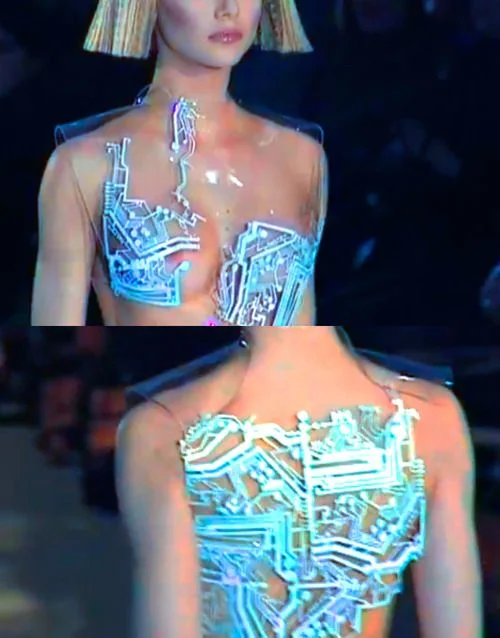 Givenchy Fall / Winter 1999