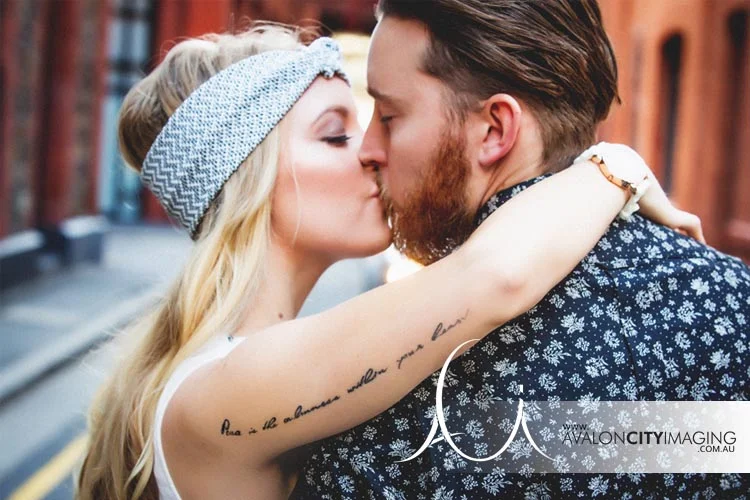 Couple_Street Kiss.jpg