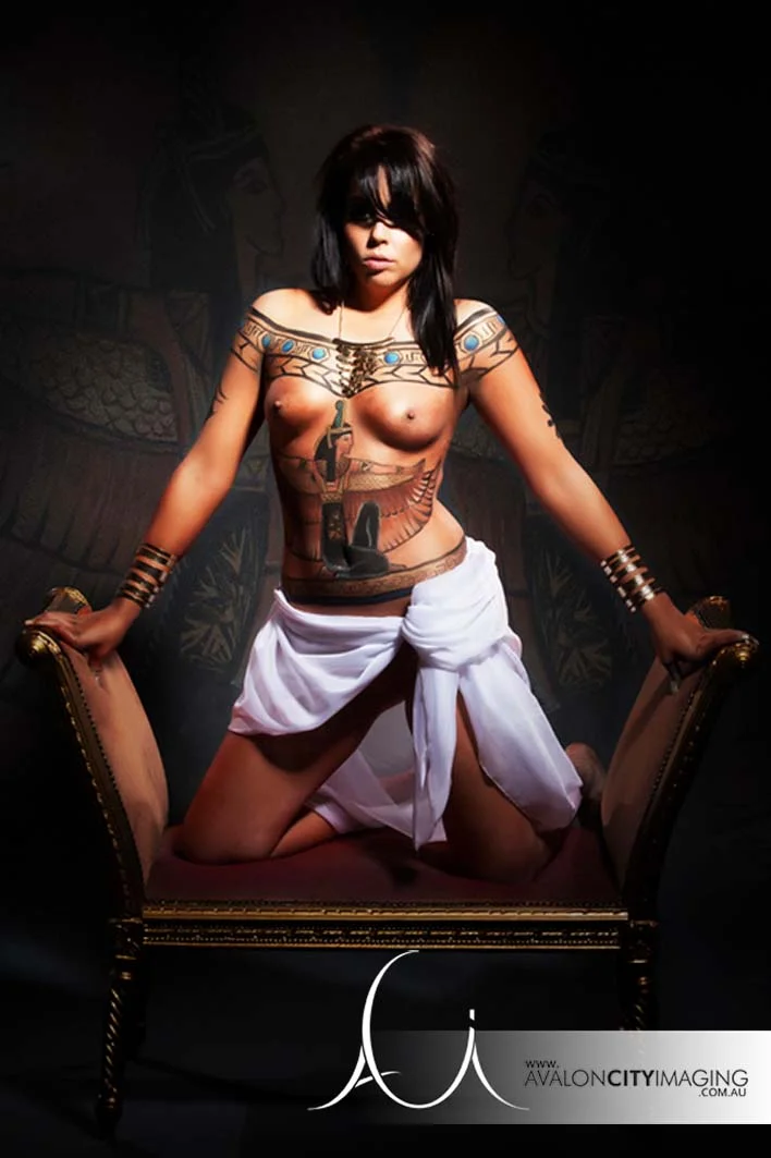 body art photography - egyptian inspired body painting with black and gold accents.jpg