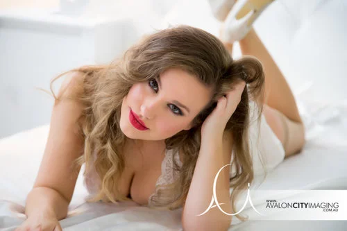Bridal Boudoir Photography- elegant bridal light study.jpg