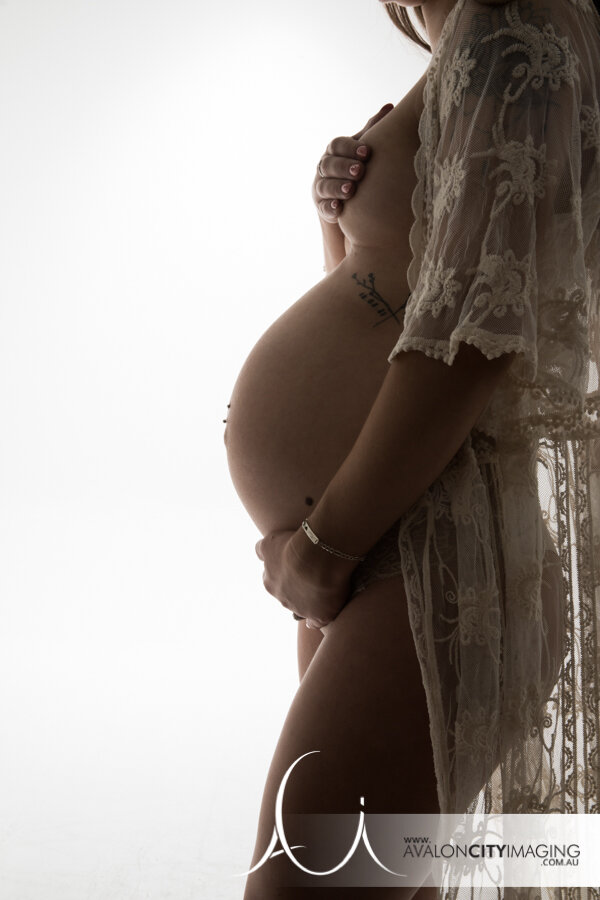 Maternity photographer in Adelaide