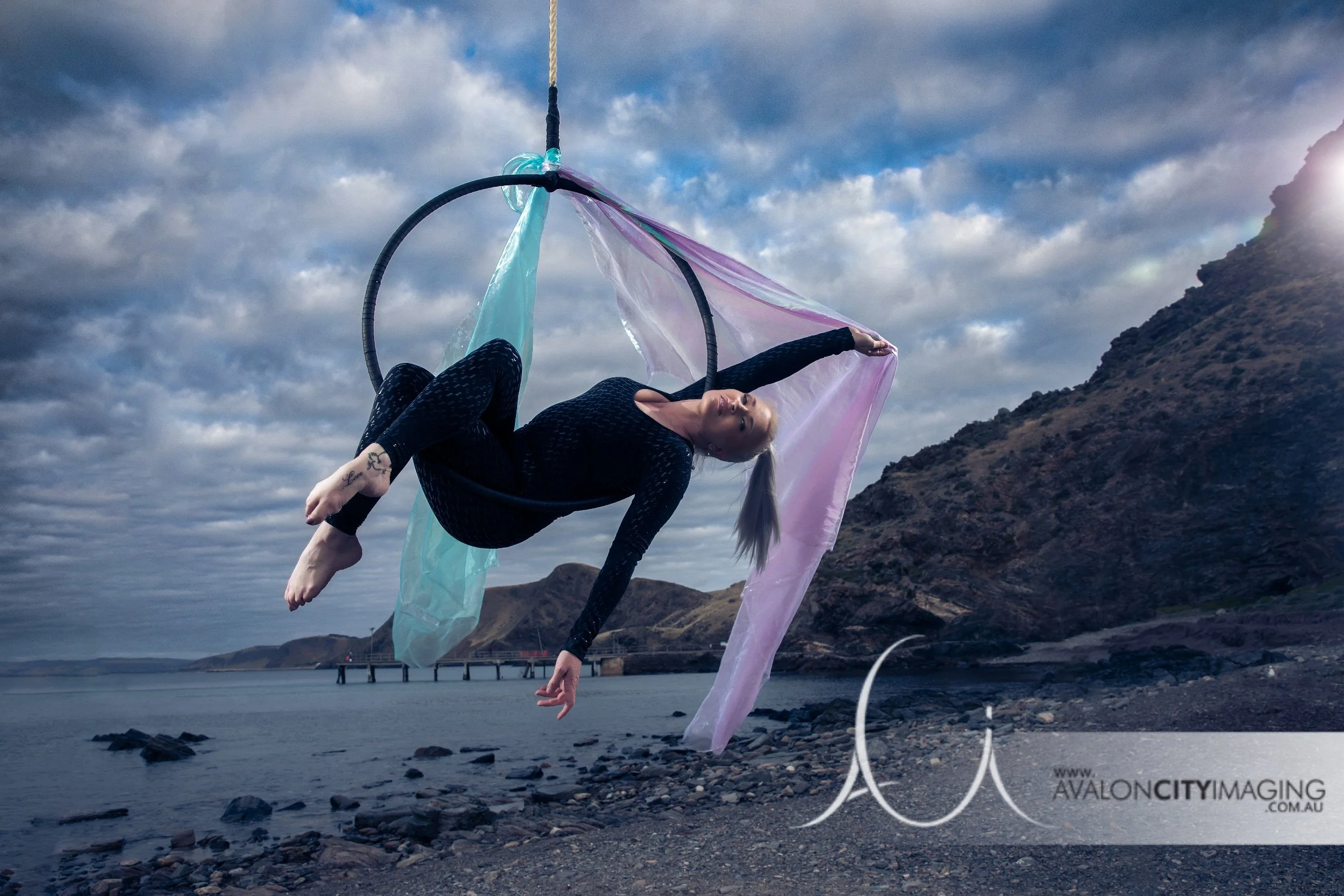 Pole photography- aerial hoop pose with extended lines.jpg