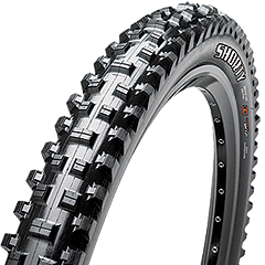 MAXXIS SHORTY När underlaget börjar bli löst och du måste komma ner en bit för att finna grepp finns Shorty till ditt förfogande. Riktigt bra grepp som som också funkar när regnet kommer på besök. Från 449 SEK
