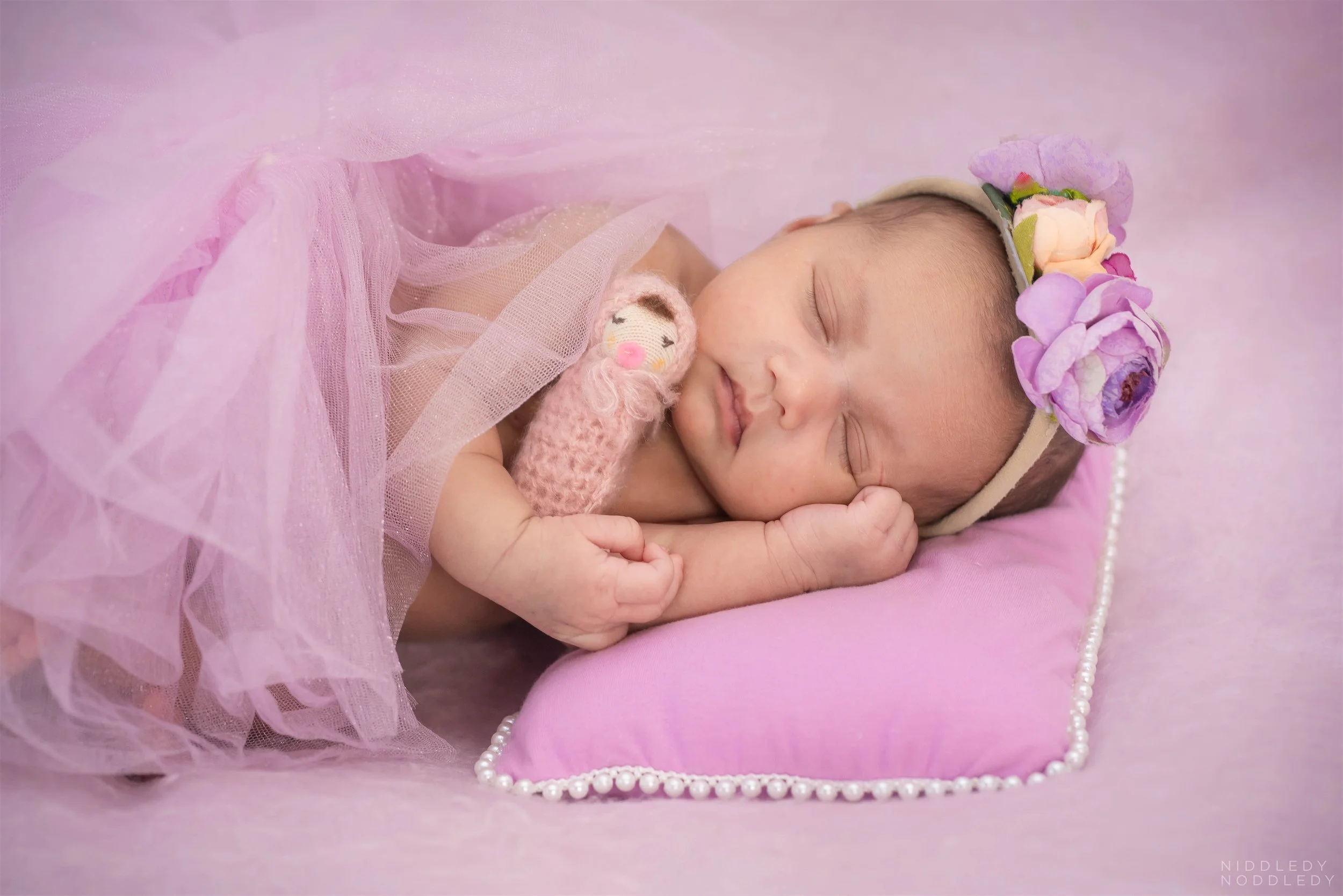 Pavi Newborn Photoshoot β€ NiddledyNoddledy.com ~ Bumps to Babies Photography, Kolkata - 16.jpg