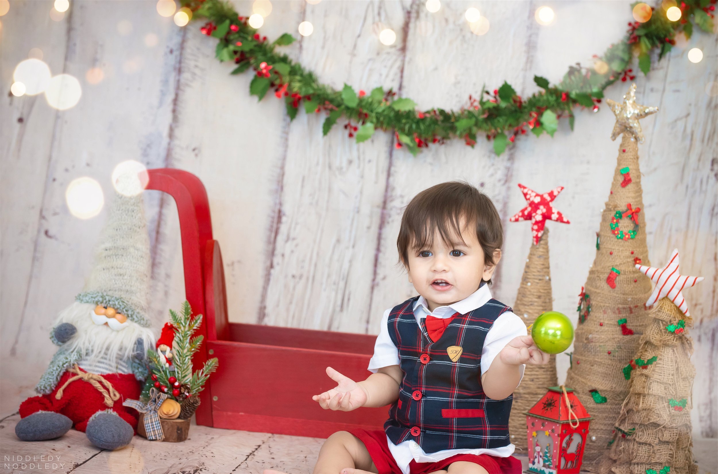 Yuvaansh+Baby+Cakesmash+Photoshoot+β€+NiddledyNoddledy.com+~+Bumps+to+Babies+Photography,+Kolkata+-+08.jpg