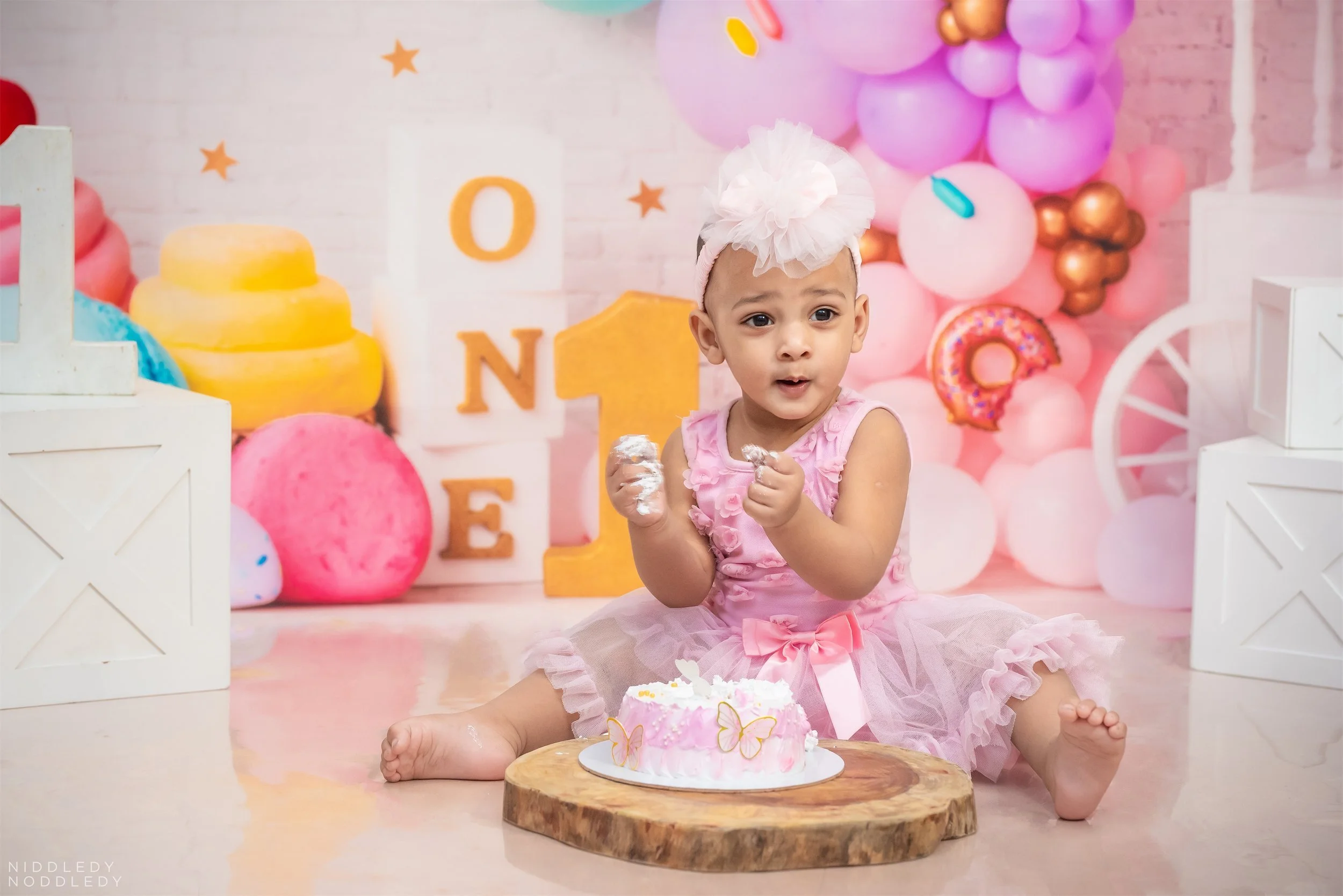 A sweet little guide to cake smash photography in Kolkata