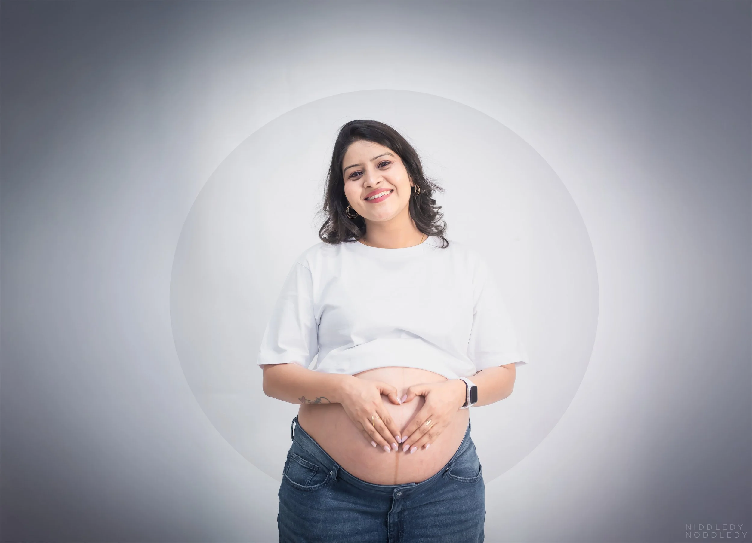 How to choose a maternity photographer (without the drama) in Kolkata