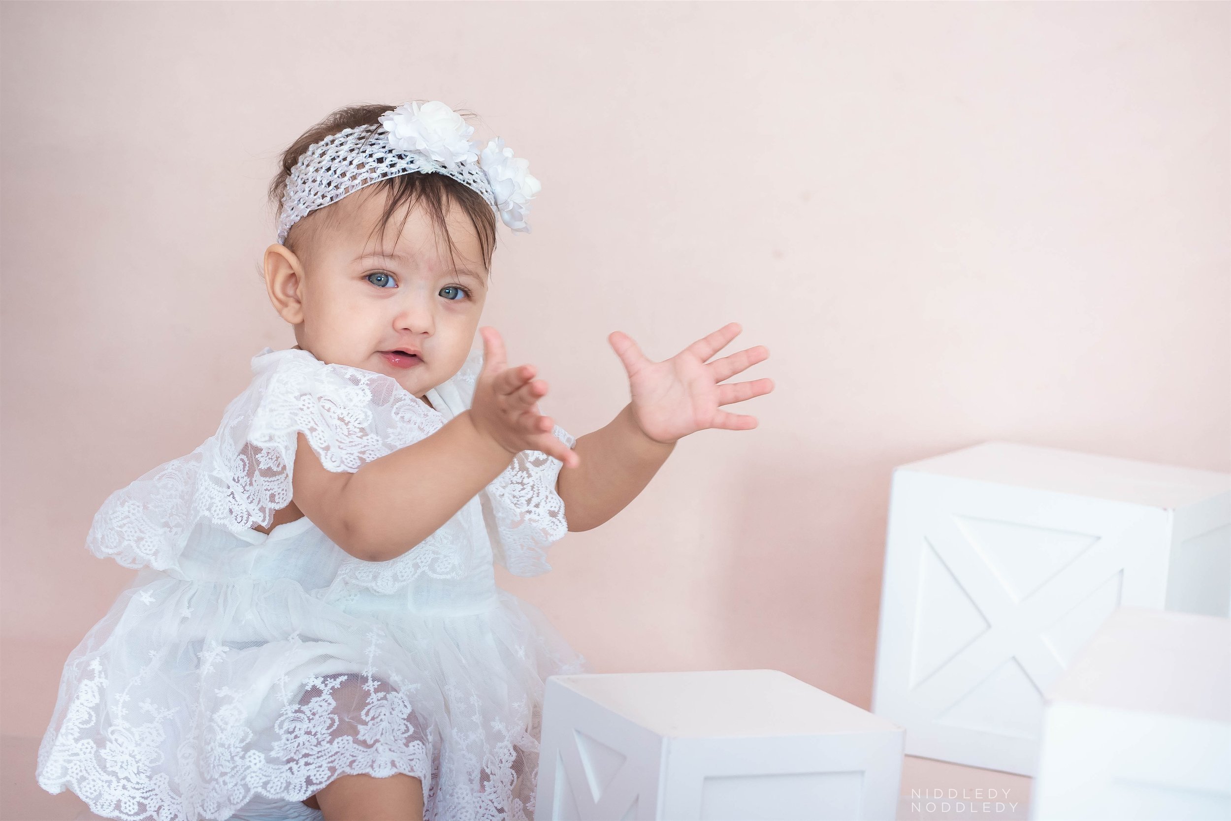 Prachi+Baby+Cakesmash+Photoshoot+❤+NiddledyNoddledy.com+~+Bumps+to+Babies+Photography,+Kolkata+-+09.jpg
