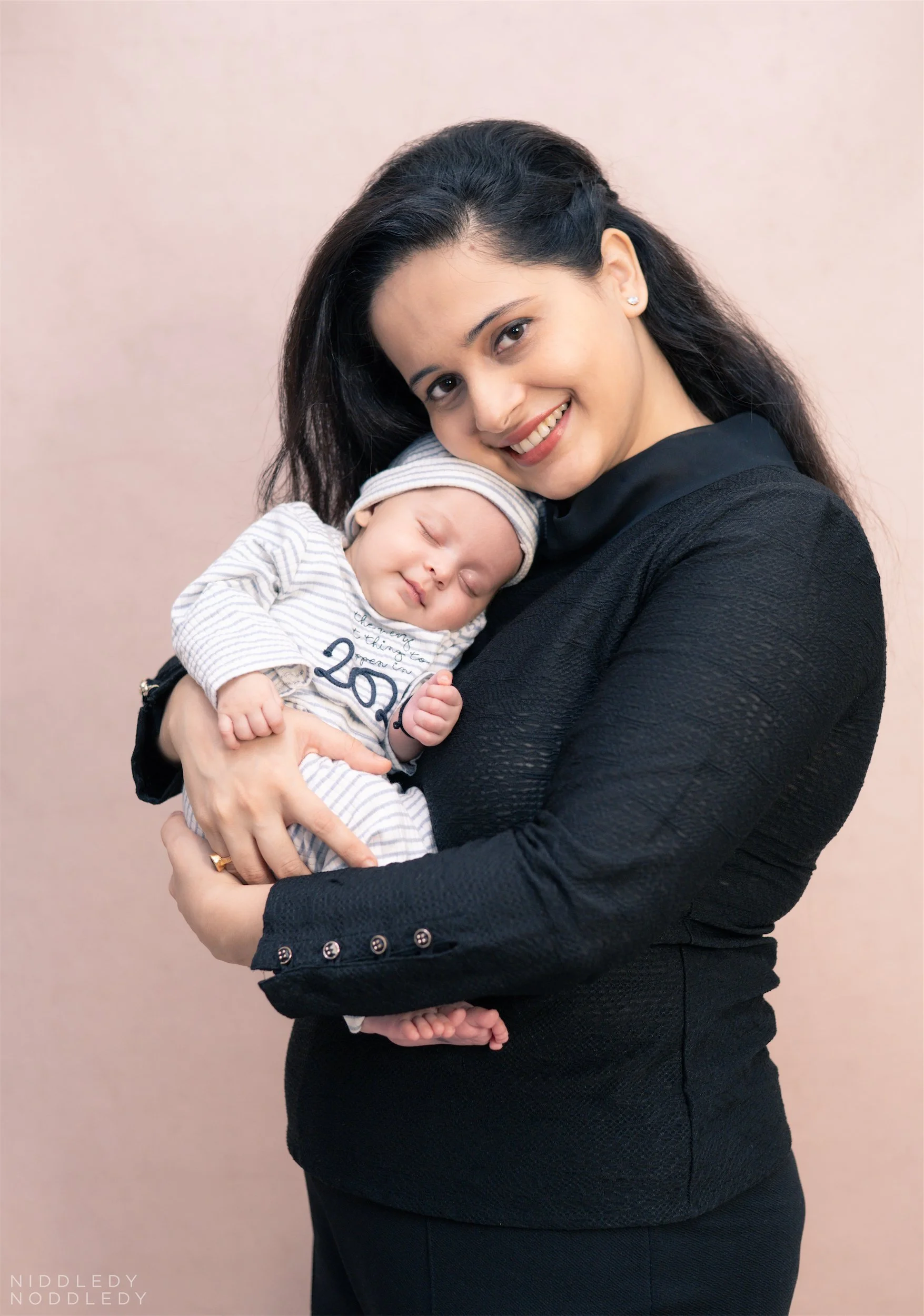 Veda Newborn Baby Photoshoot ❤ NiddledyNoddledy.com ~ Bumps to Babies Photography, Kolkata - 09.jpg