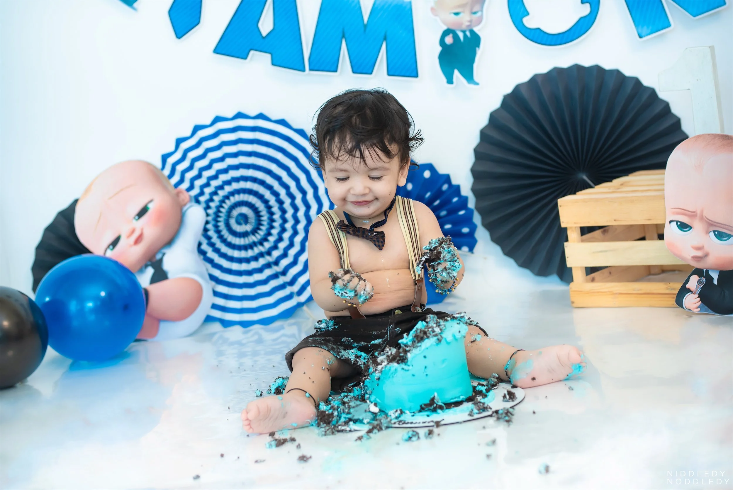 Riyanshh+Baby+Cakesmash+Photoshoot+❤+NiddledyNoddledy.com+~+Bumps+to+Babies+Photography,+Kolkata+-+08.jpg