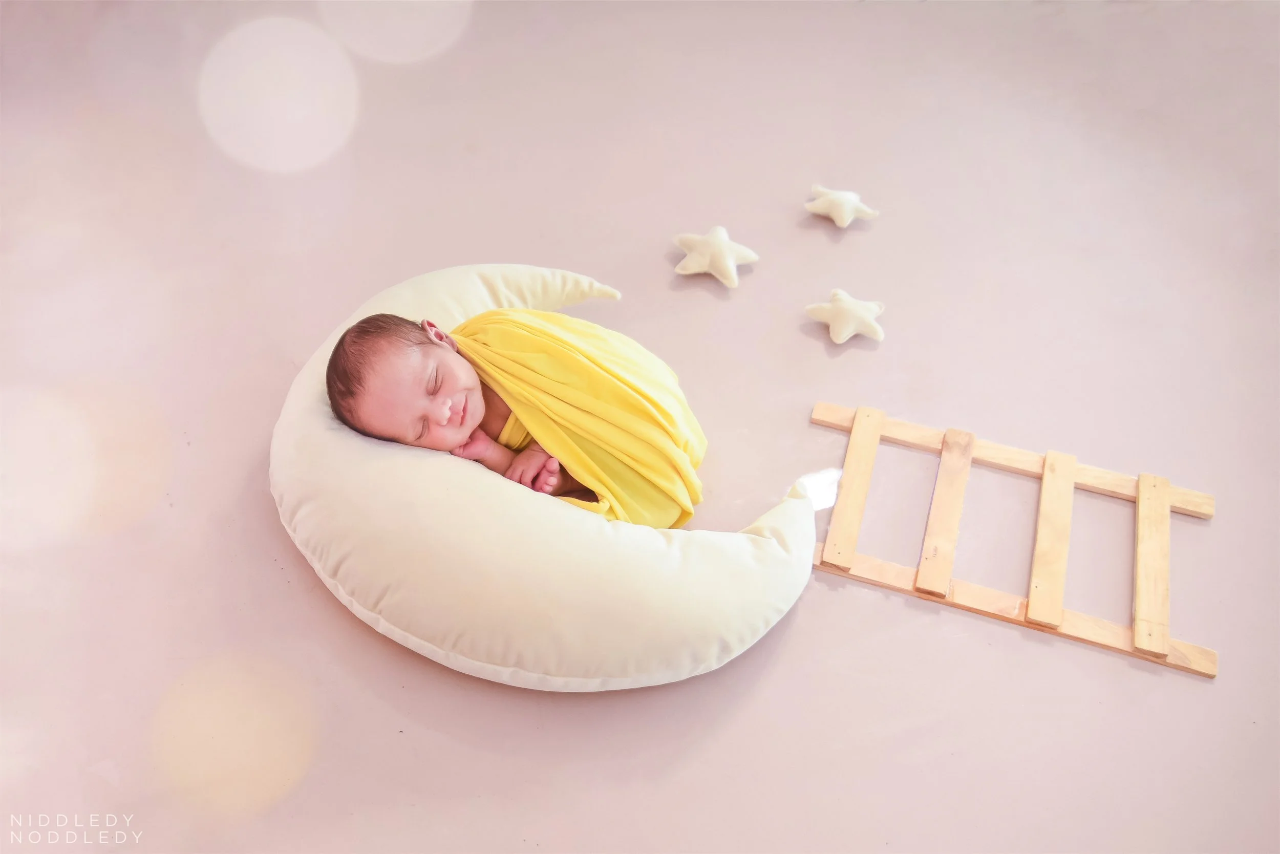 Hridhaan+Newborn+Photoshoot+❤+NiddledyNoddledy.com+~+Bumps+to+Babies+Photography,+Kolkata+-+03.jpg