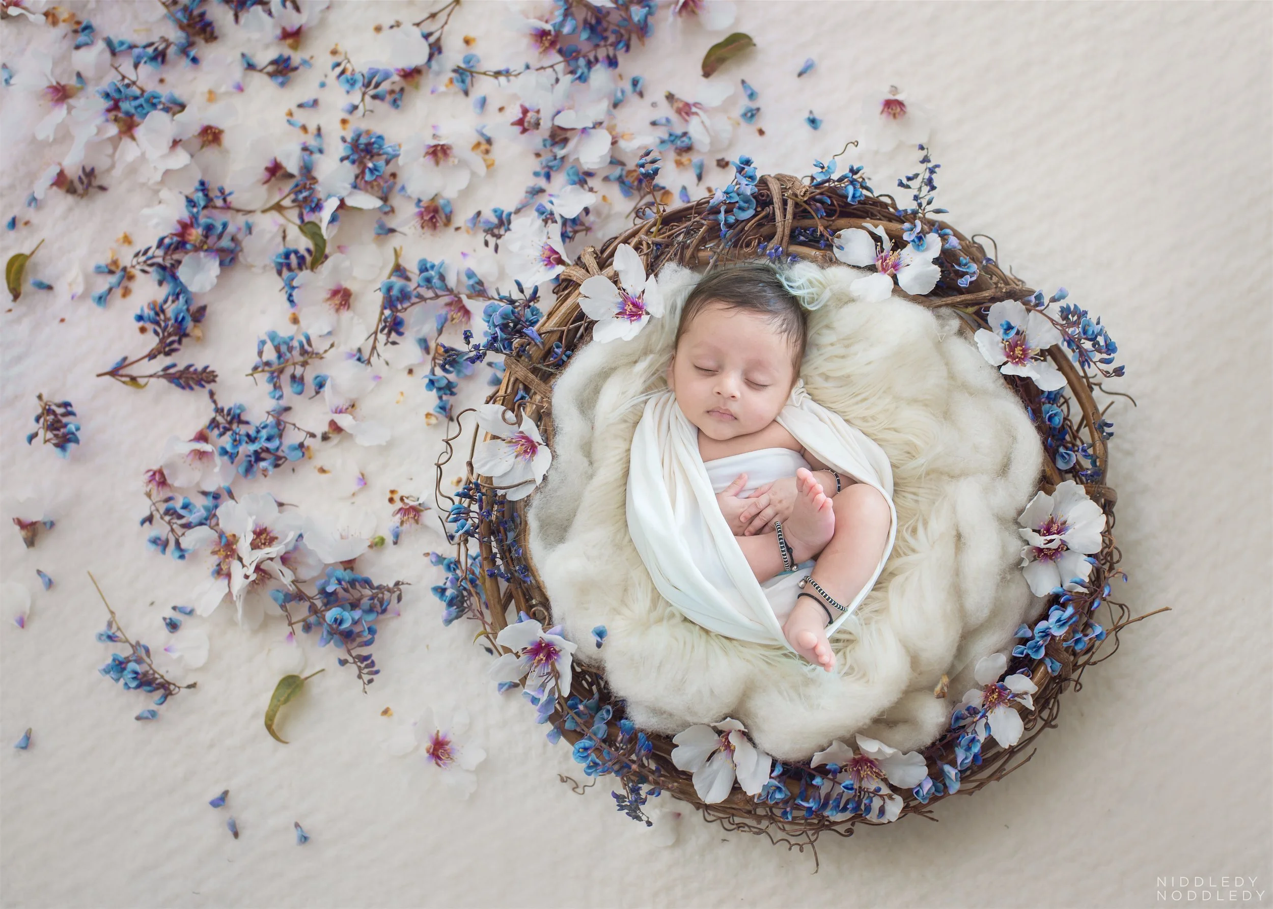 Avyukt+Newborn+Photoshoot+❤+NiddledyNoddledy.com+~+Bumps+to+Babies+Photography,+Kolkata+-+15.jpg