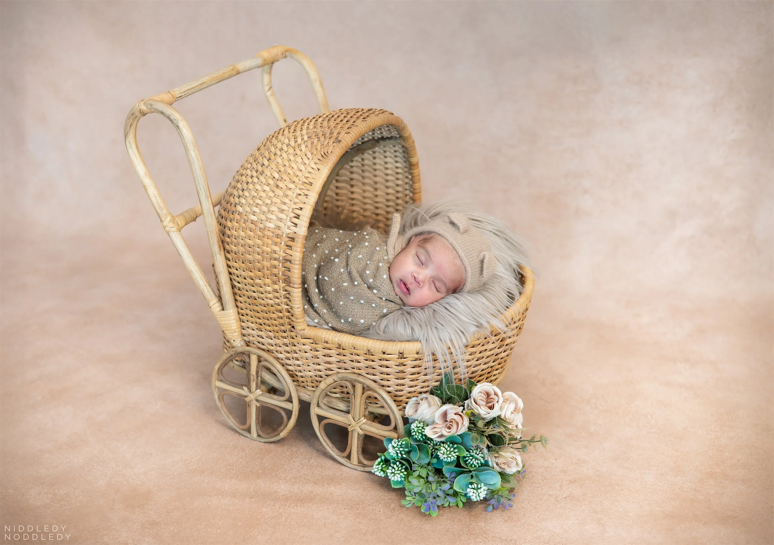 Aayat Newborn Baby Photoshoot ❤ NiddledyNoddledy.com ~ Bumps to Babies Photography, Kolkata - 01.jpg
