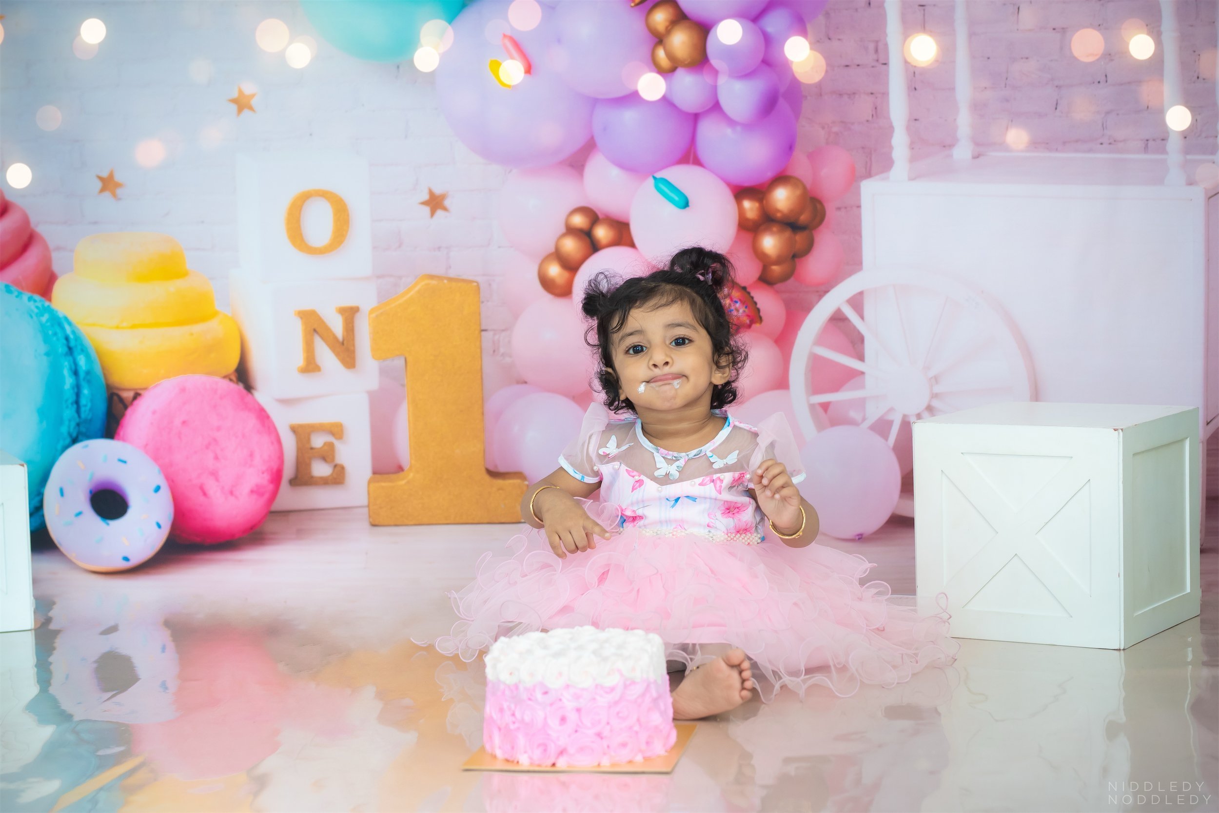 Saanvi+Baby+Cakesmash+Photoshoot+❤+NiddledyNoddledy.com+~+Bumps+to+Babies+Photography,+Kolkata+-+30+.jpg