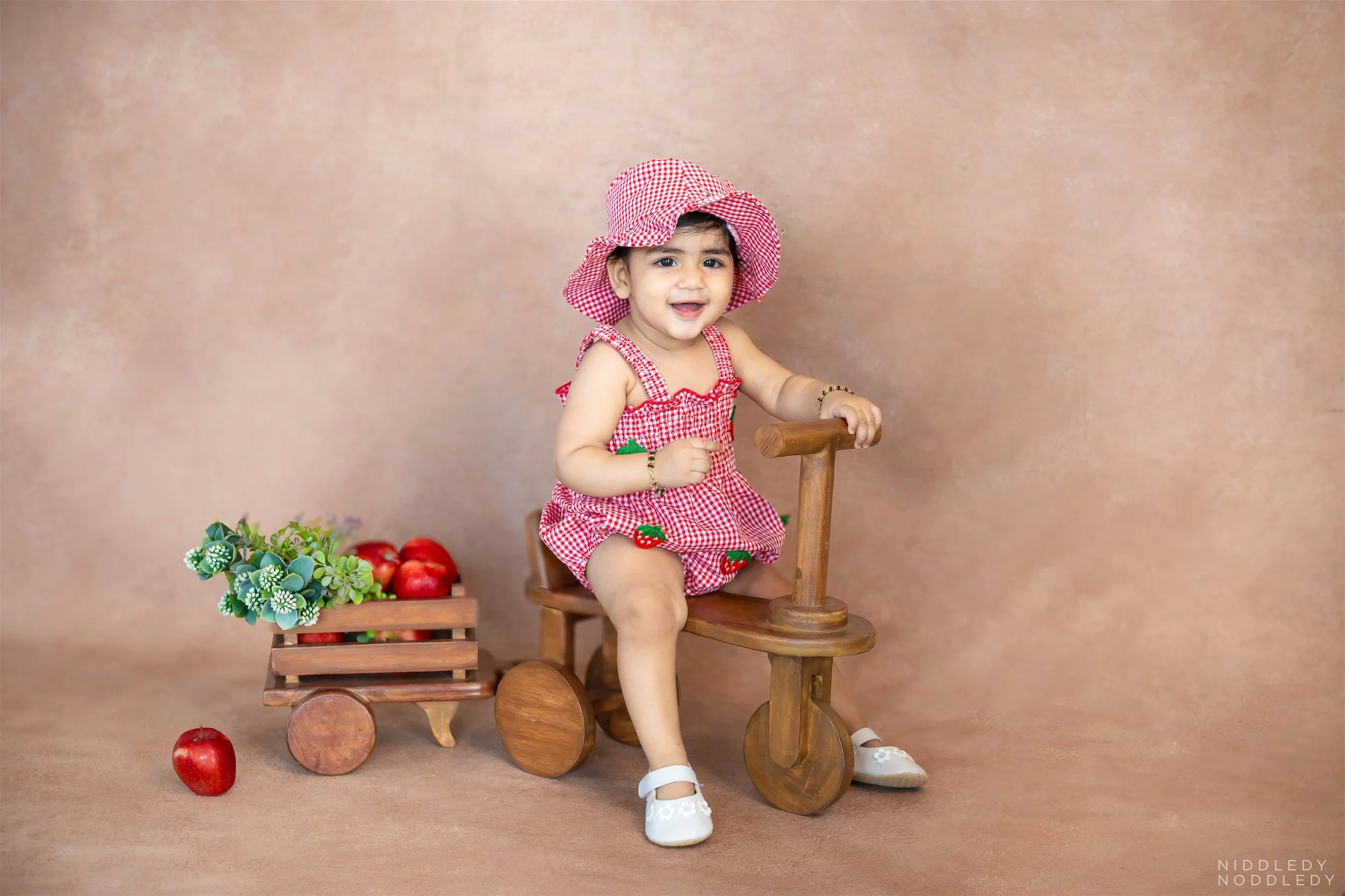 Vamika+Baby+Photoshoot+❤+NiddledyNoddledy.com+~+Bumps+to+Babies+Photographer,+Kolkata+-+08.jpg