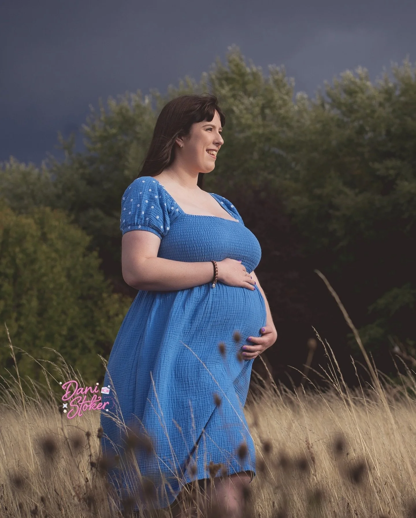 Ever been worried about having a photo shoot under grey skies? Don&rsquo;t be! Because magical stuff could happen ✨
How fantastic does this gorgeous mumma to be look! We made the most of the bipolar British weather and got some stunning shots 🥹

#su