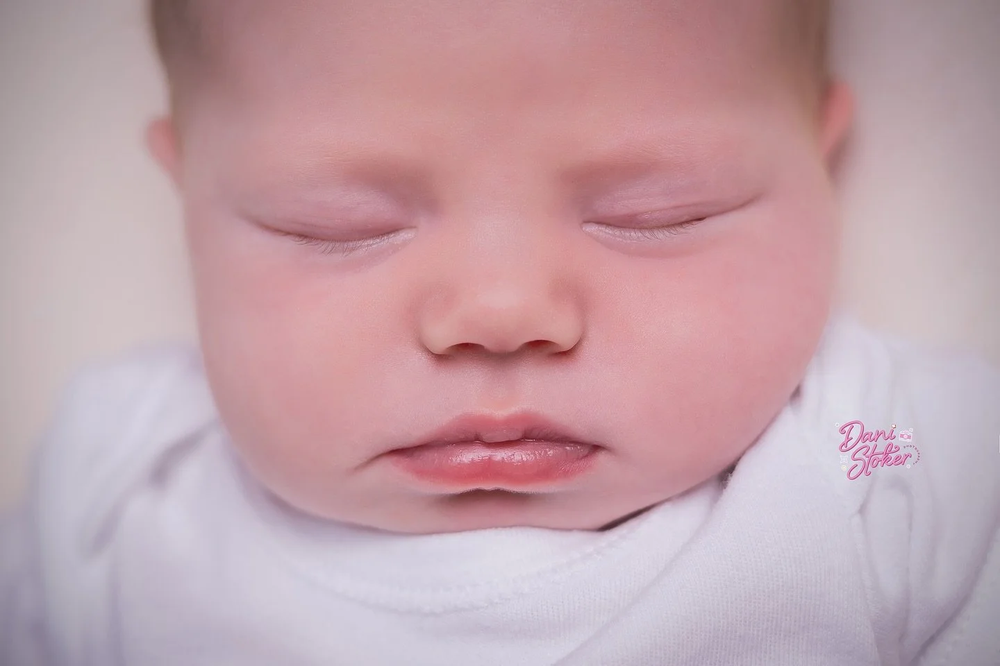 Details&hellip;because they don&rsquo;t stay that little for long ❤️

#newbornphotographersurrey #surreyfamilyphotographer #stainesphotographer 

Newborn photographer near me 
Windsor photographer 
Ascot family photographer
