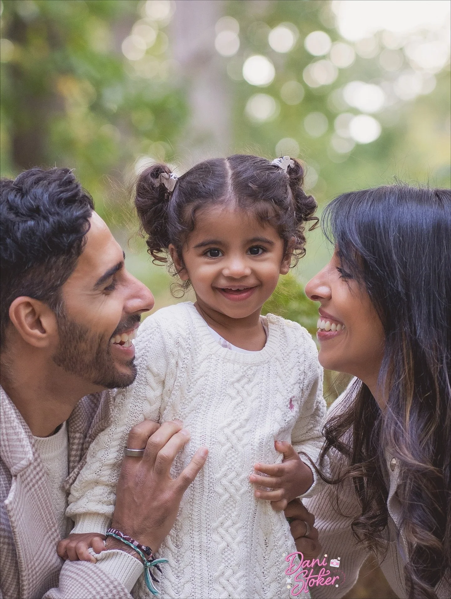 Autumn vibes with this gorgeous family 🧡🍂

#surreyfamilyphotographer #bucksphotographer 

Virgina water photographer 
Windsor family photographer 
Photographer near me