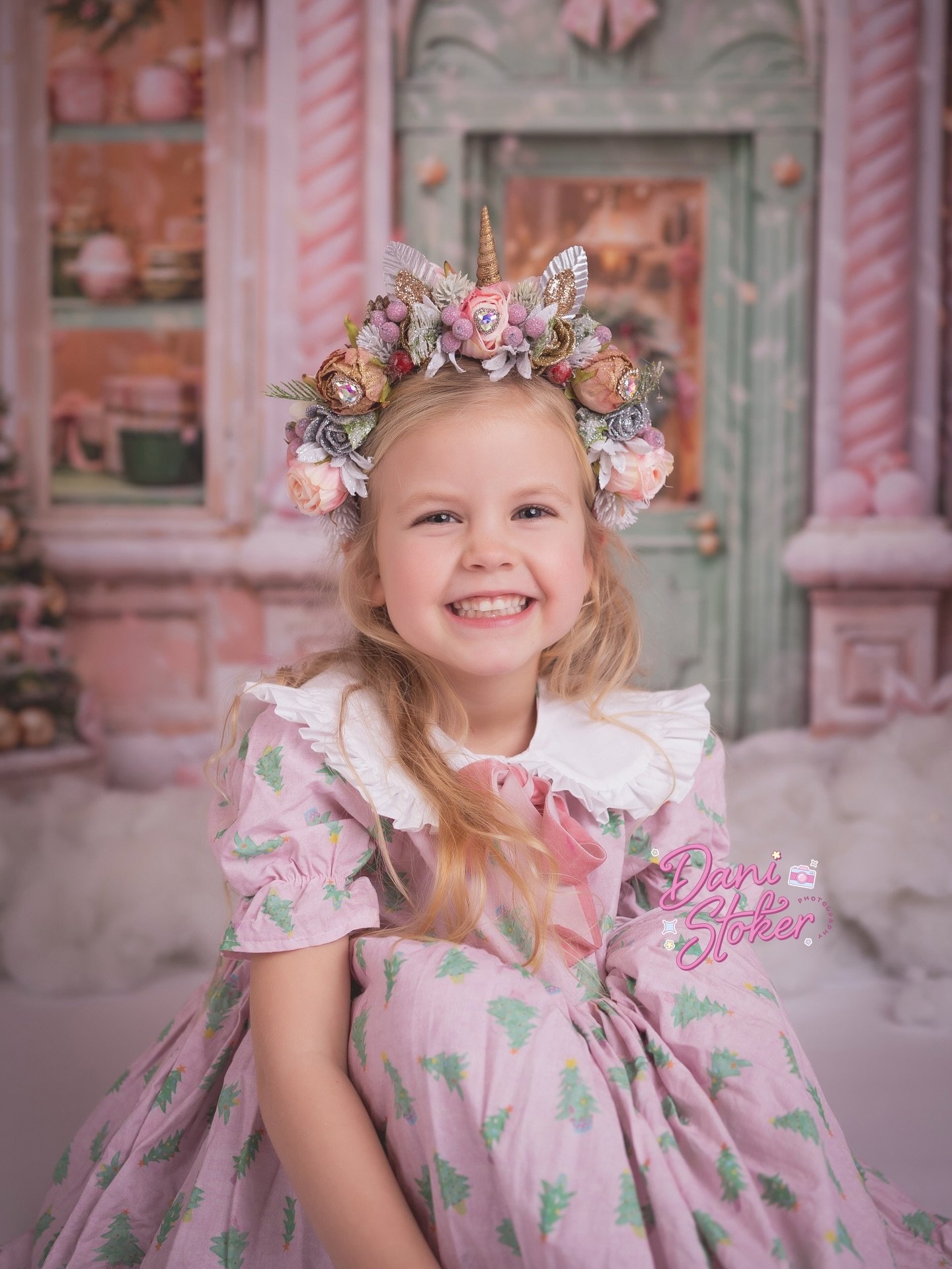 Merry Christmas Eve to all you lovelies 💕

Christmas photography 
Family photographer near me

#surreyfamilyphotographer #bucksmums #surreycakesmashphotographer