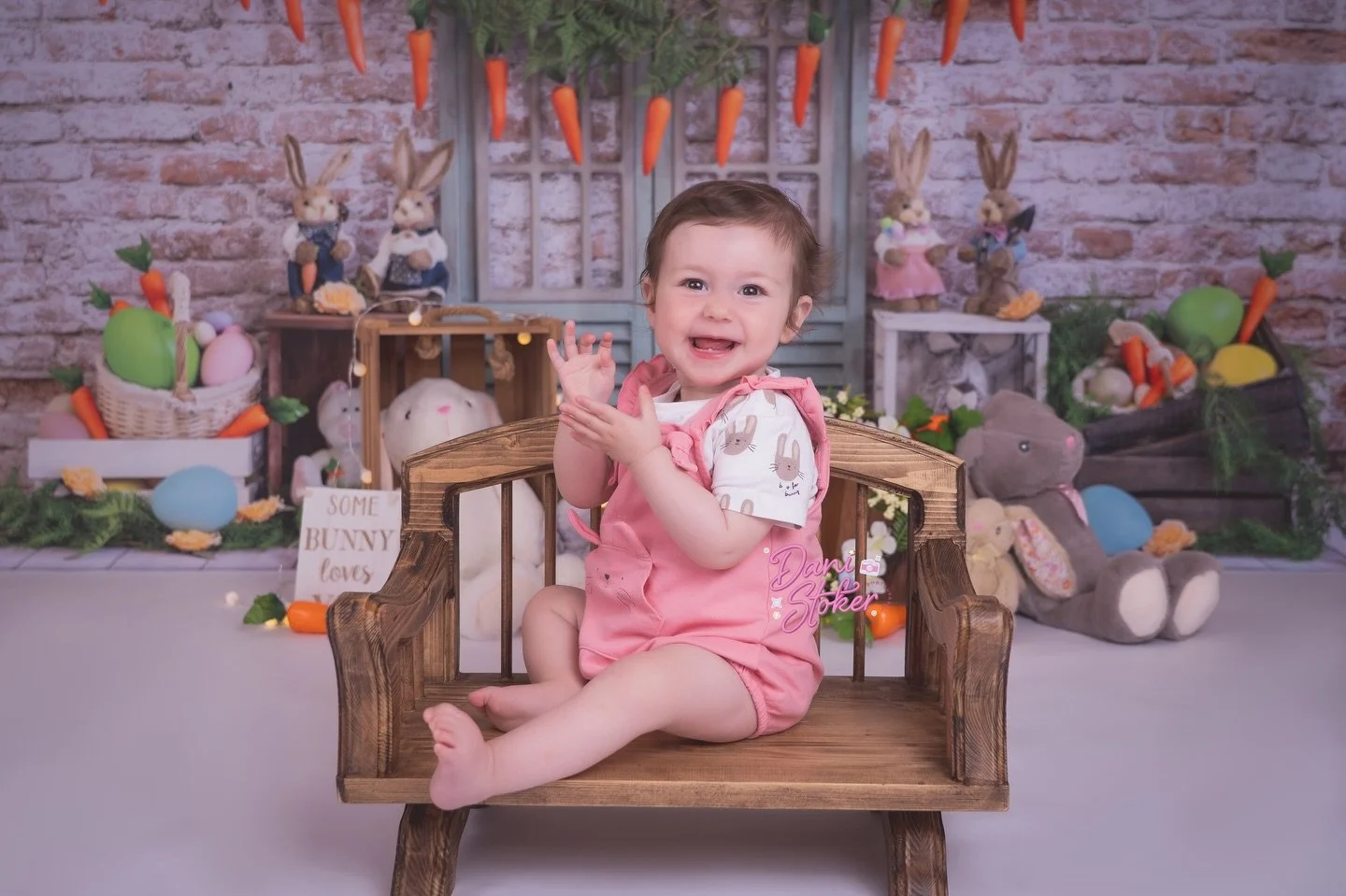 🌸 Easter sessions 🌸

🌸 A 30 minute studio session🌸 2 different backgrounds for 2 different looks🌸 3 digital images of your choice included from an online, private gallery

🌸 &pound;65 to be paid at time of booking to secure your space 
📍Stai