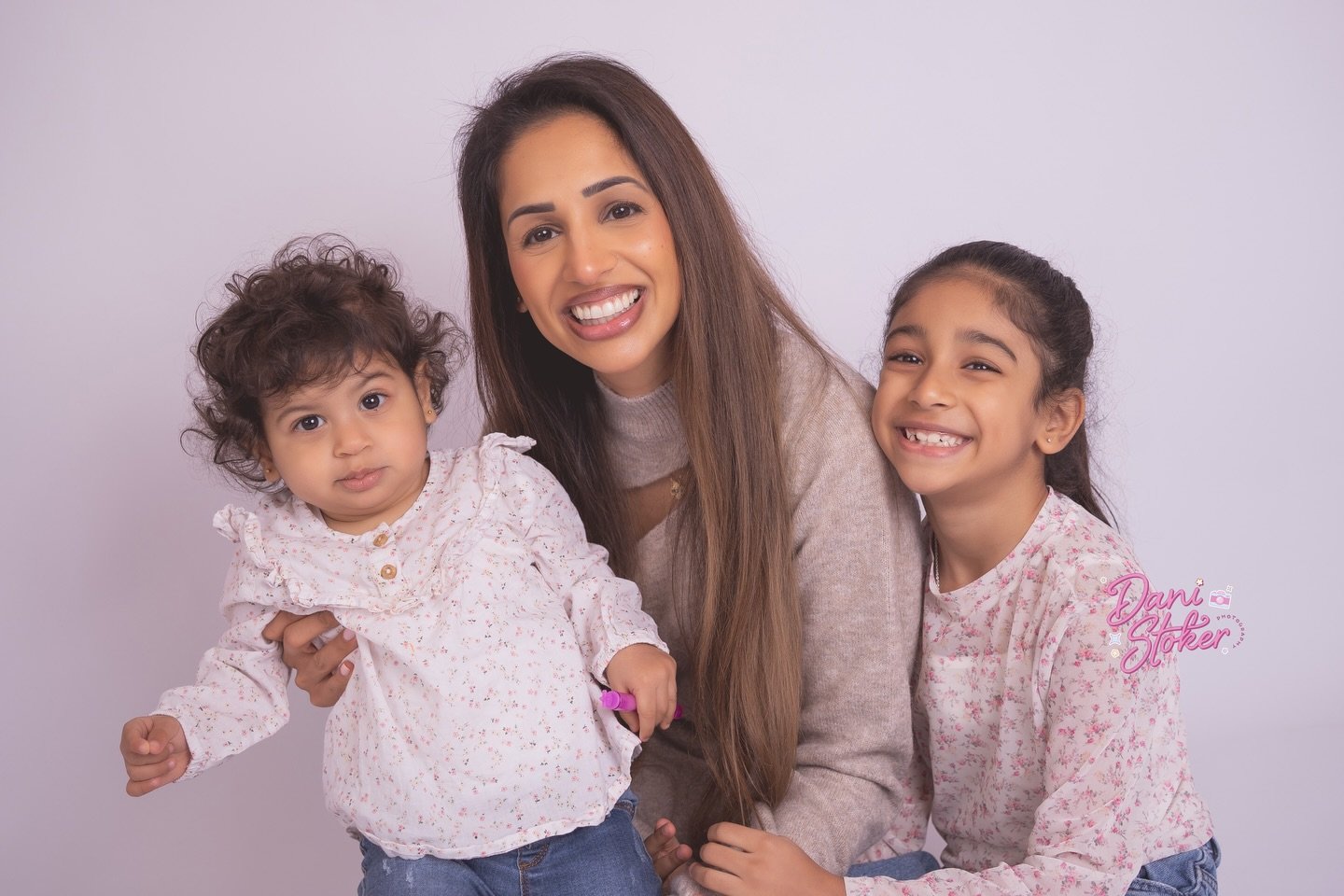 Always so wonderful having these 3 gorgeous girlies in the studio. Love our little chats ❤️

#surreynewbornphotographer #surreyphotographer #bucksmums #bucksfamilyphotographer #newbornphotography