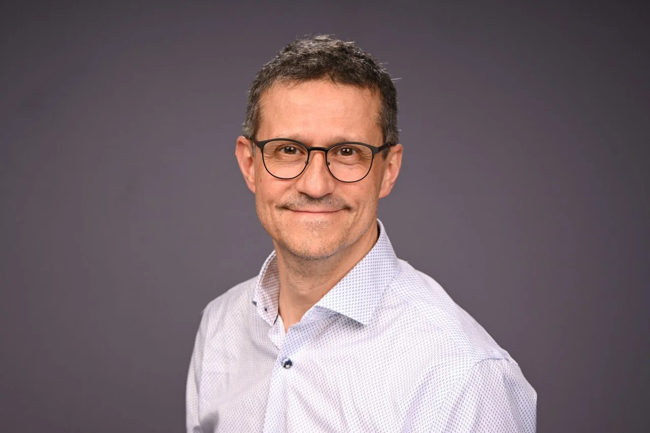 portrait d'un homme souriant