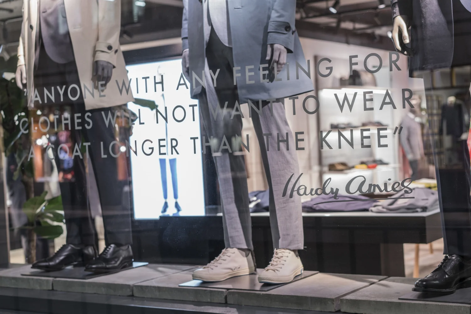 onebigcompany-design-art-direction-retail-marketing-window-display-hardy-amies-2.jpg