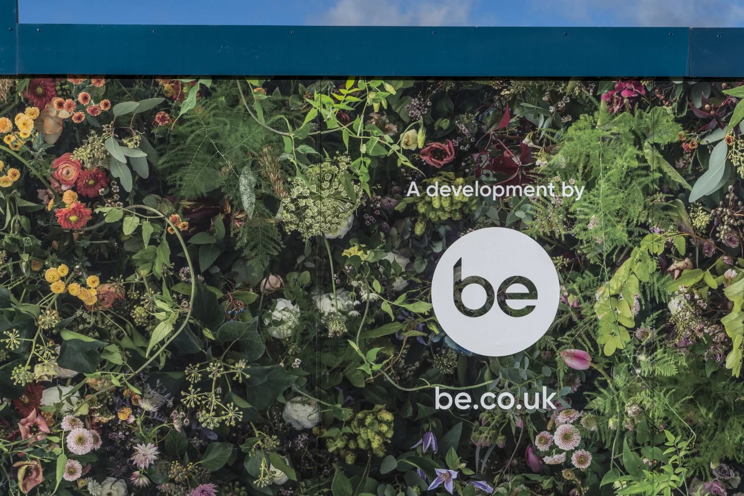 onebigcompany-design-london-art-direction-property-marketing-hoarding-the-claves-2.jpg
