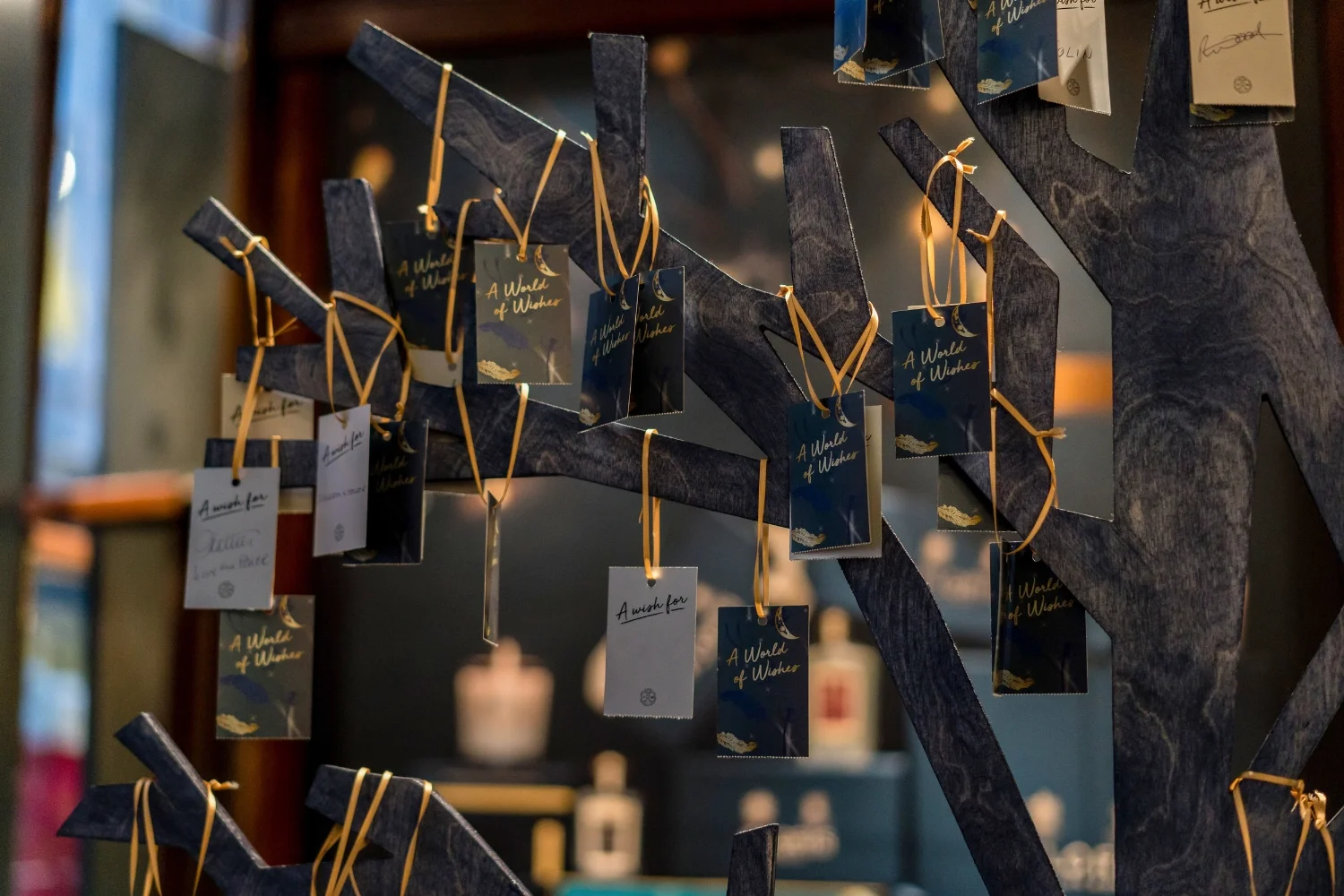 onebigcompany-design-london-art-direction-retail-marketing-window-display-floris-jermyn-street-christmas-2018.jpg