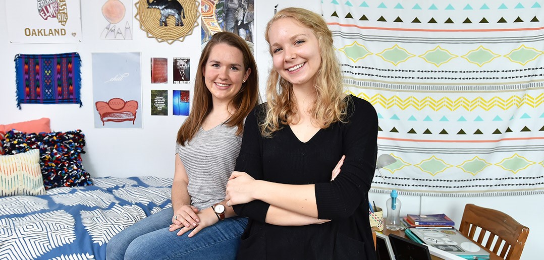 Radiate Market founders Alyssa Rose, FCRH '17 & Kiera Maloney, FCRH '17 (Photo by Dana Maxson for Fordham University)