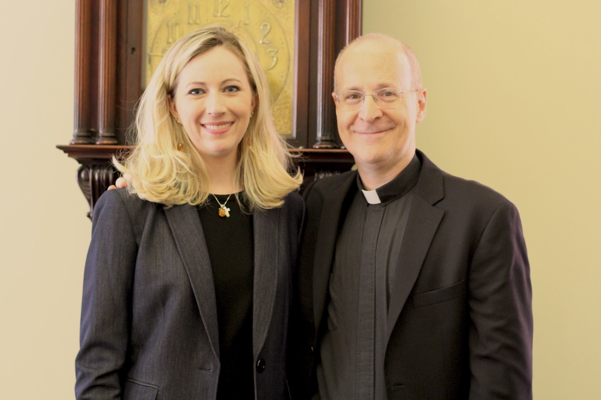 DEANNA HOWES & REV. JAMES MARTIN, S.J. AT THE CATHEDRAL OF ST. MATTHEW THE APOSTLE IN WASHINGTON, D.C. (PHOTO BY R. CARLO CARAG)