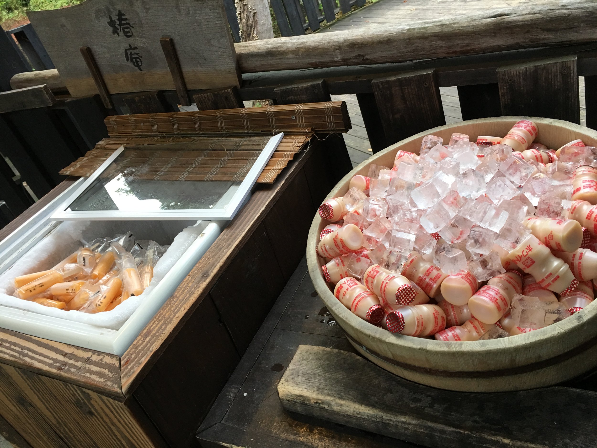 There is an outdoor and an indoor bath. Located outside are offerings of ice pops and Yakult drinks that are freely available for recreation. 