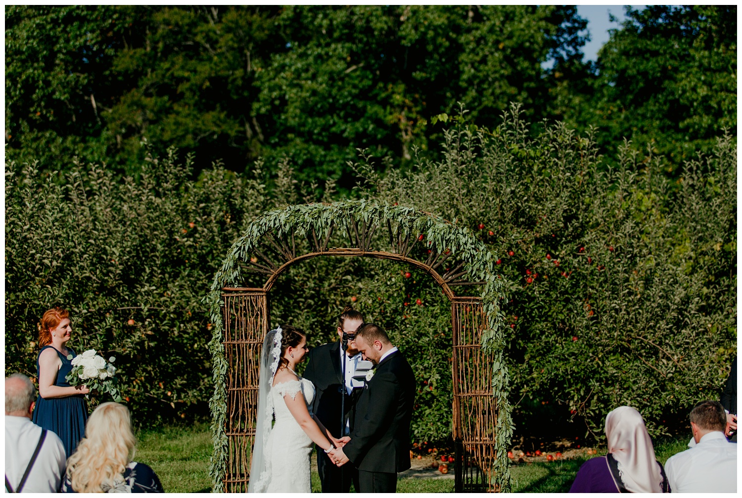 12cornersvineyardtentweddingbentonharbormichigangingertownphotography65.jpg