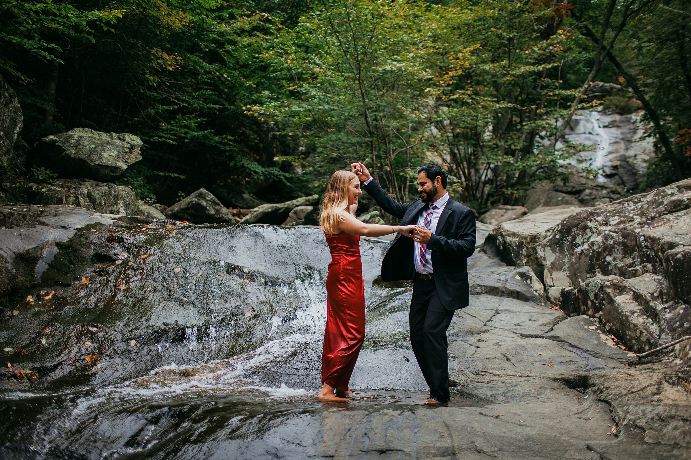 Shenandoah Waterfall Engagement Photography12.jpg