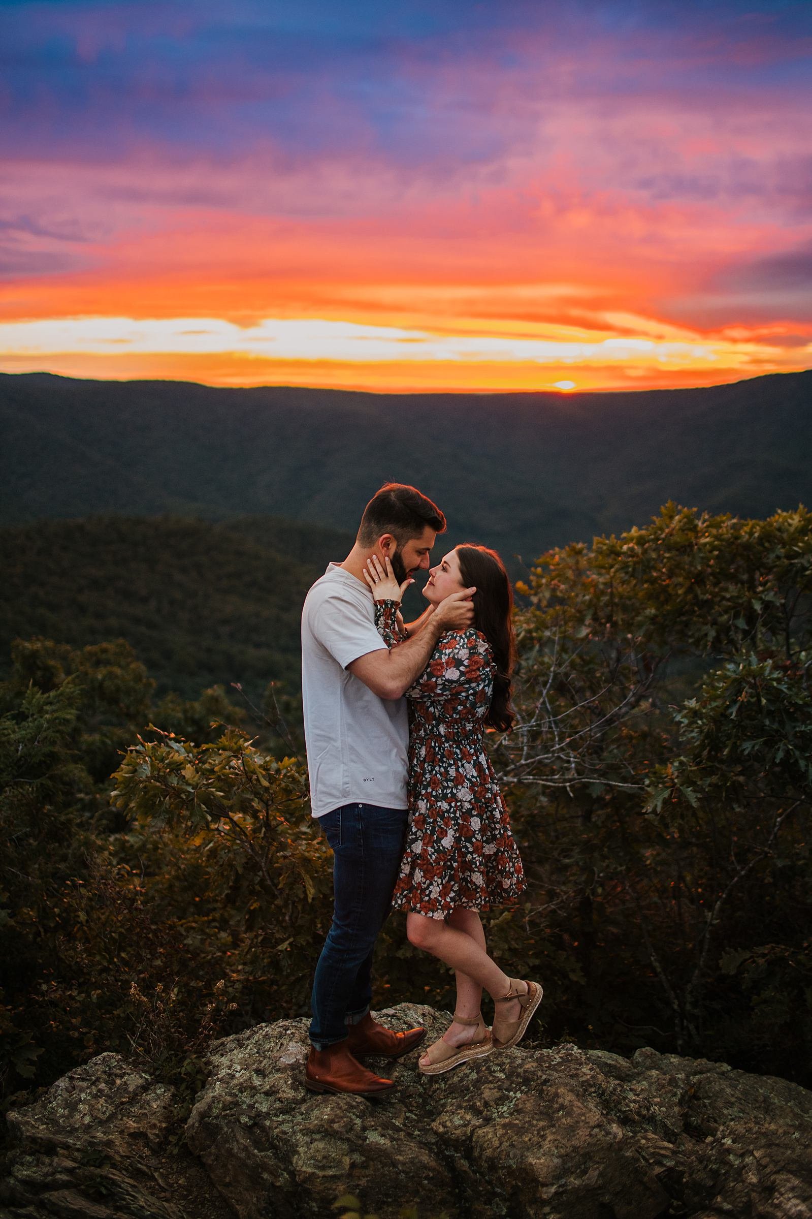 Shenandoah Natl Park Sunrise Enagement Photography2.jpg