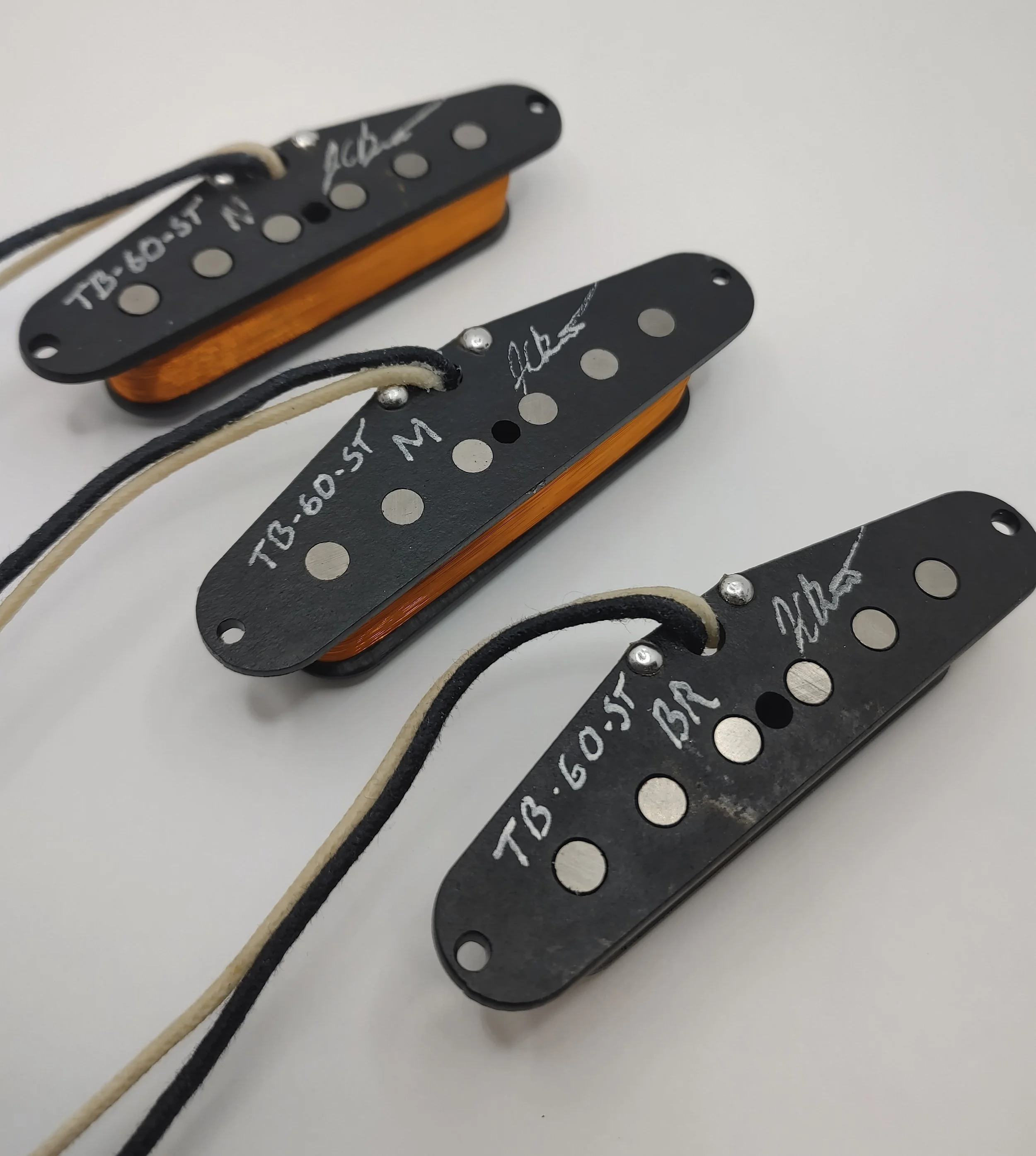 ギター NJS Classics Pickup Black Bottom 60 Neck NJS Classic Pickups Black Bottom 60 vs Fender USA Custom