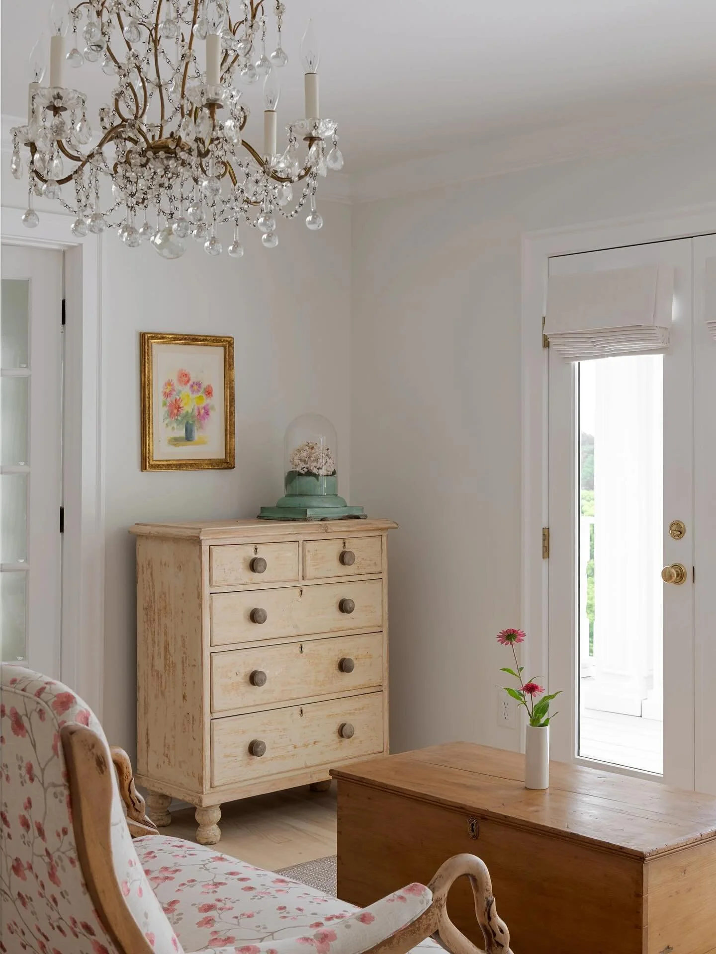 The sweetest corner of one of the bedrooms at @idlewildfarmtennessee. This project is 1 year and 10 months in for us. We will complete it in just a few days. Something big is happening! Stay tuned and we&rsquo;ll share the news soon.

#cityfarmhouse 
