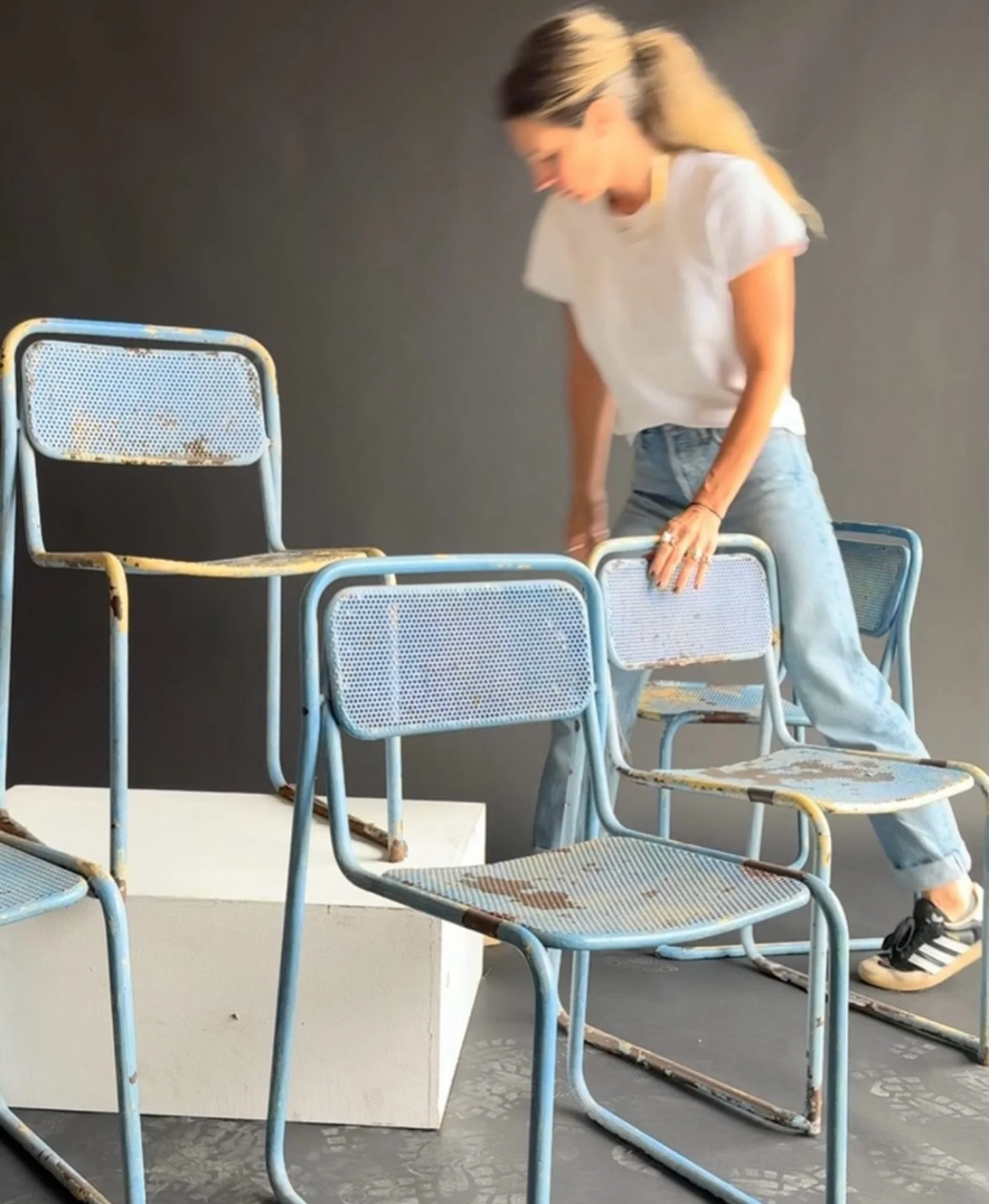 Hello @hallpassvintage 🤗 pretty cool fun chairs ya found there! What could you possibly have in store for your first time exhibiting at a City Farmhouse event? We, and all the shoppers, can&rsquo;t wait to see! 🚚 💨

City Farmhouse Vintage Fling
Ju