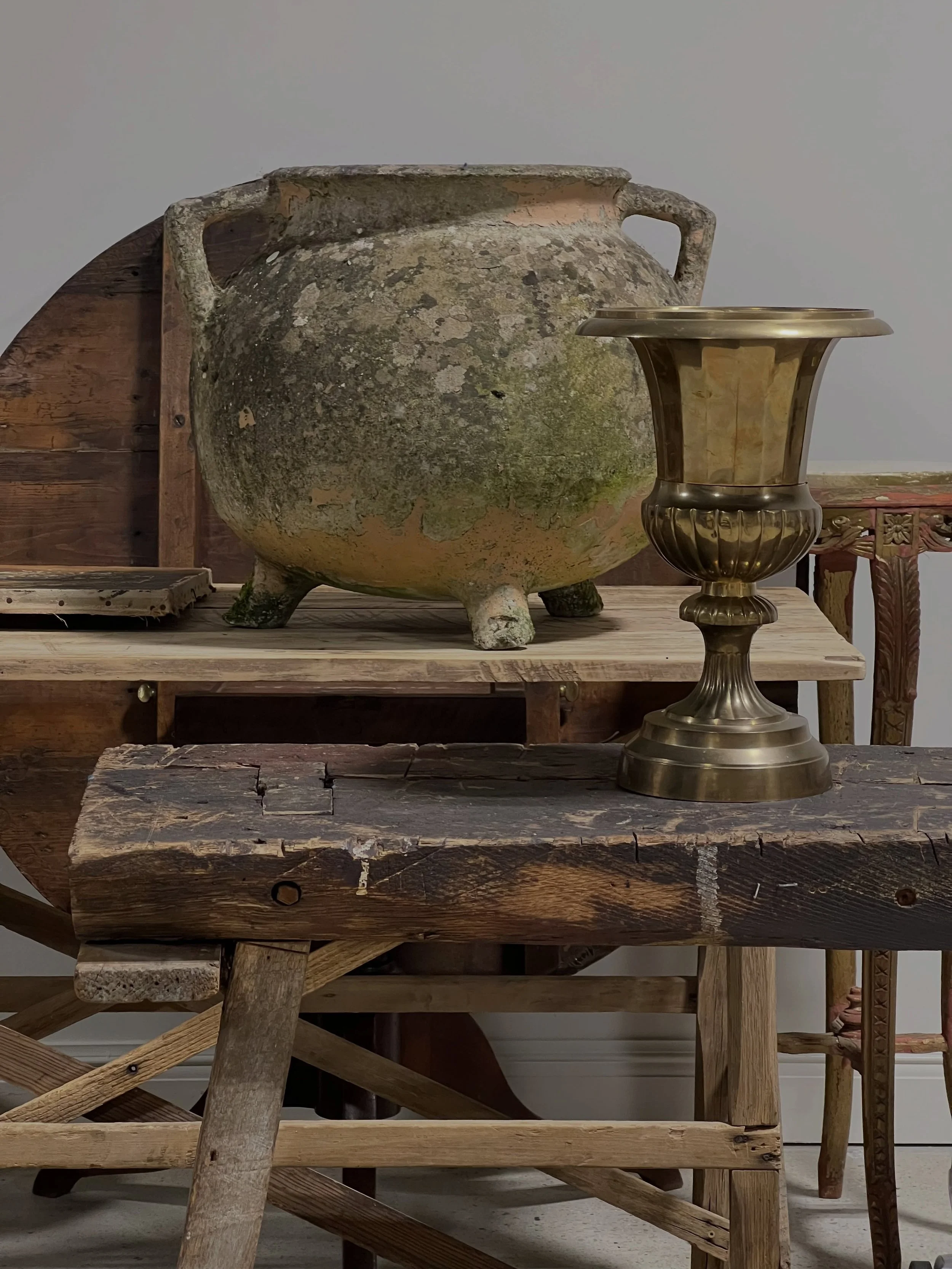 Love the juxtaposition of the vintage brass Neoclassical flower urn against the rustic elements seen in this &ldquo;unloading still life&rdquo;. That&rsquo;s what I&rsquo;m calling it anyway (an &ldquo;unloading still life&rdquo;), because for me, at