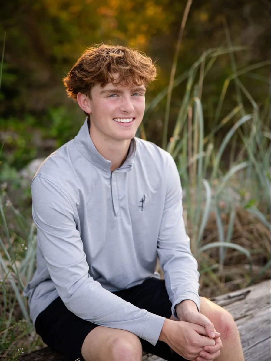 Lisa was one of the first people I connected with when I moved to Bainbridge. She is so generous and was inclusive from the very beginning. I have now taken photos of both of her boys and adore their family. I hope this year is great, Alex!  #anniegp