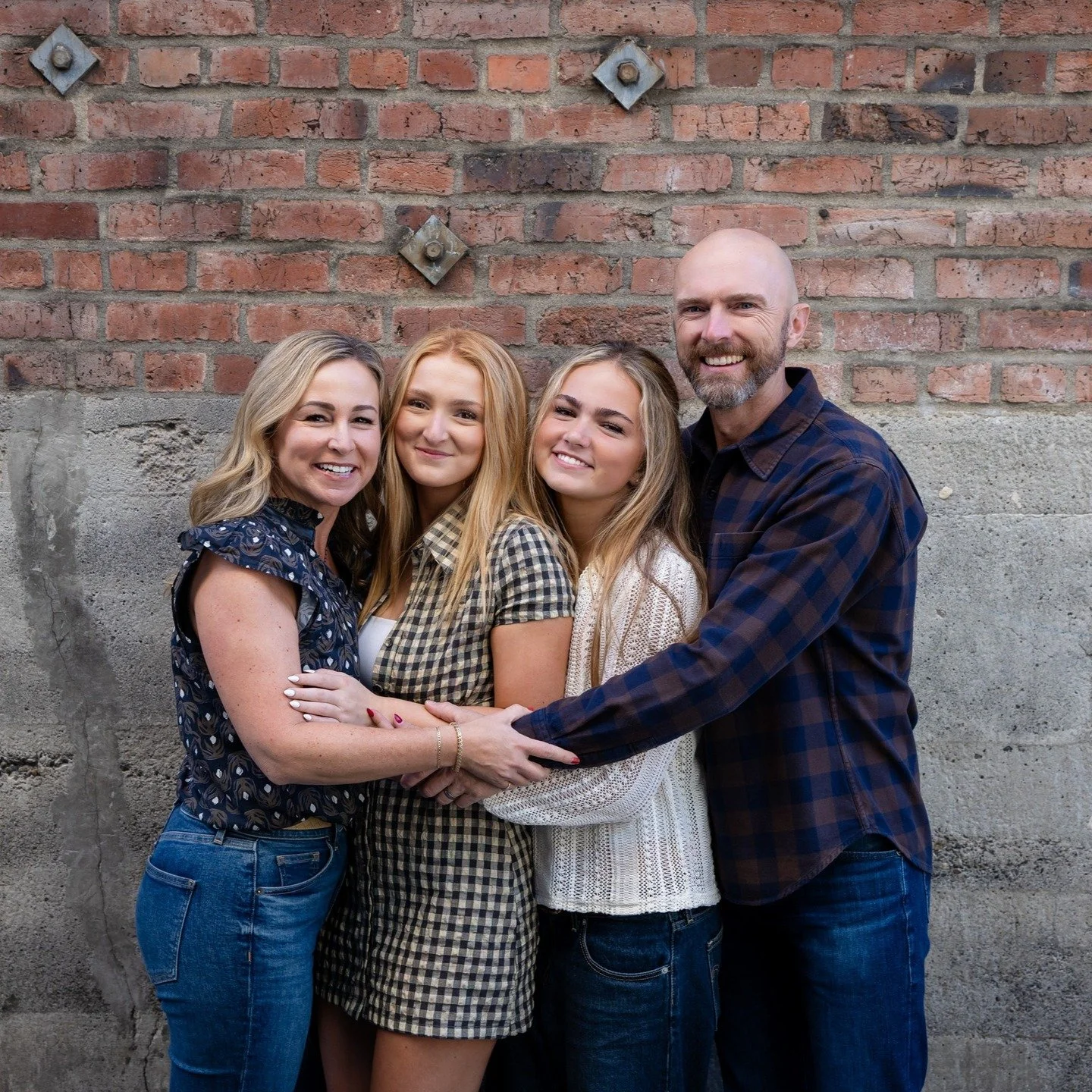 2026 Sessions Are Almost Open!

It&rsquo;s that time of year - my 2026 calendar will officially open for family and senior sessions on Monday, November 17th (at 2025 rates for returning clients and newsletter subscribers).

If you&rsquo;ve been meani