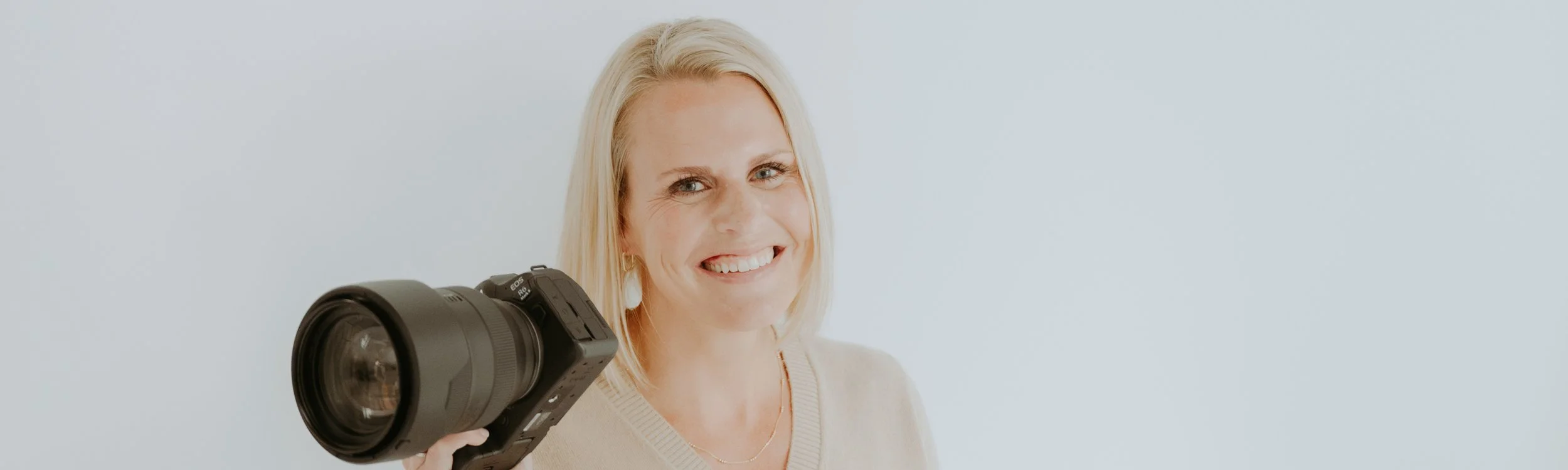 2025.05.May.annie g headshot.5 x 1.5-1.jpg