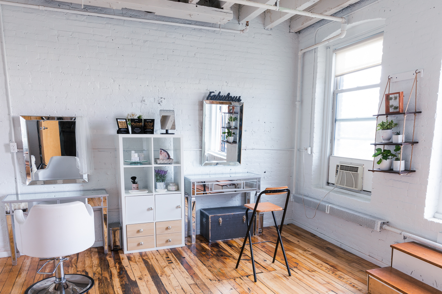 Makeup room (available as a separate rental)