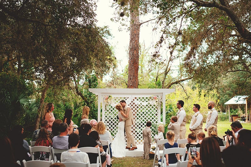 naples-backyard-wedding-photos-060.jpg